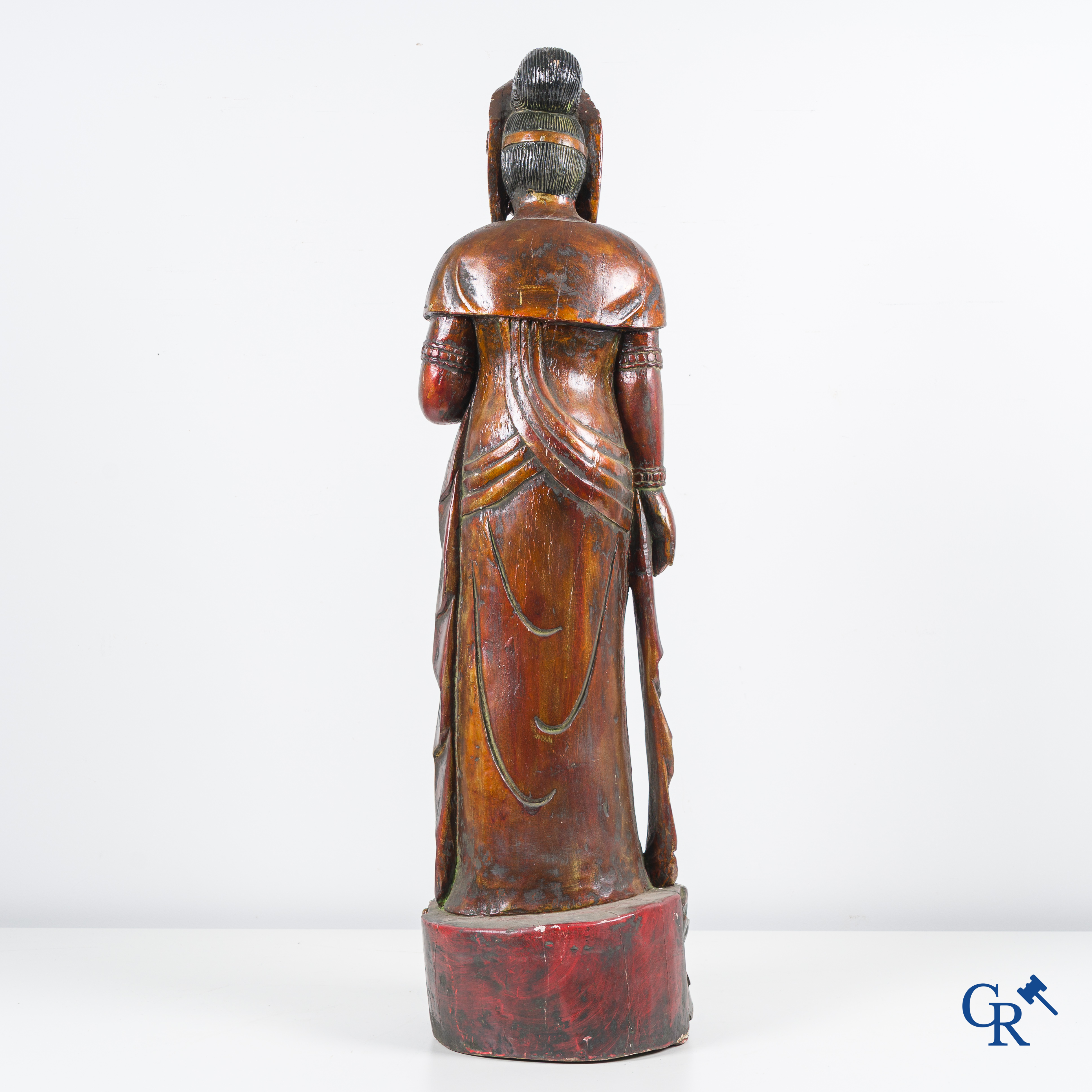 Art Asiatique, Une statue en bois de Guanyin. XIXème siècle.