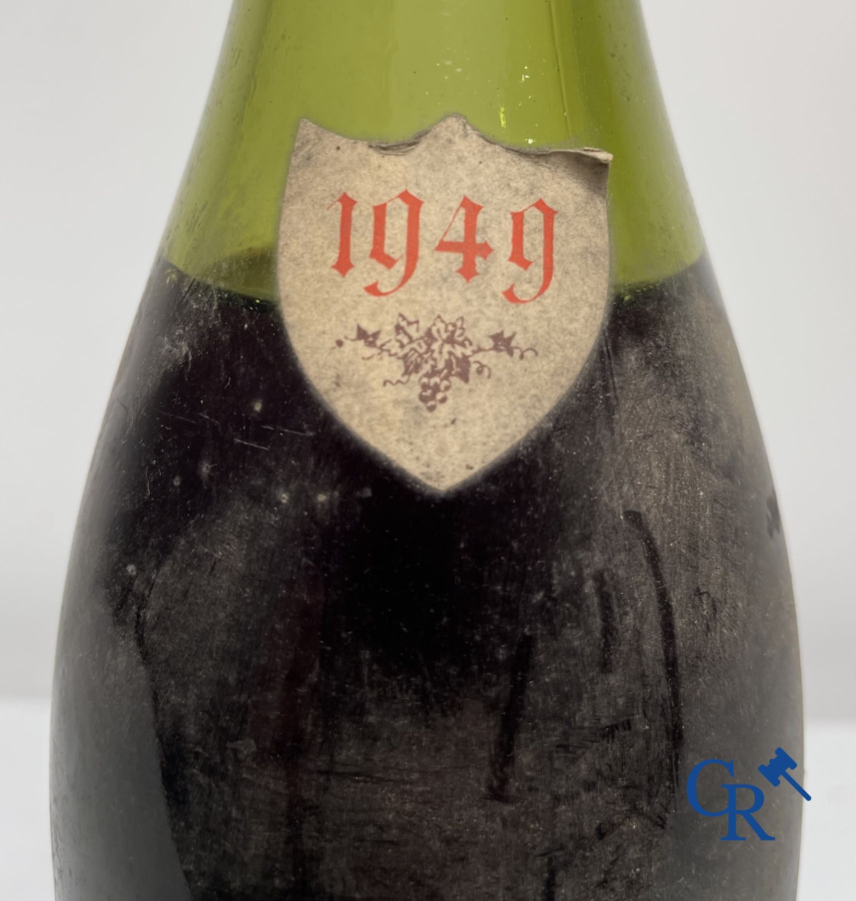 Wine: Burgundy, Corton 1949 Paul Bouchard & Cie. 0.75 L Red.