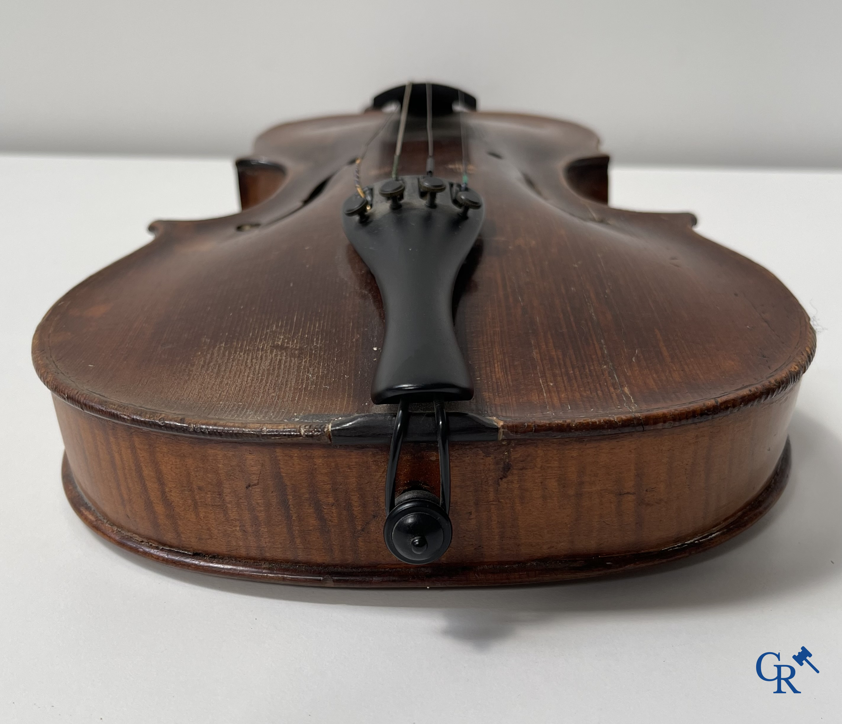 Musical instrument, violin.