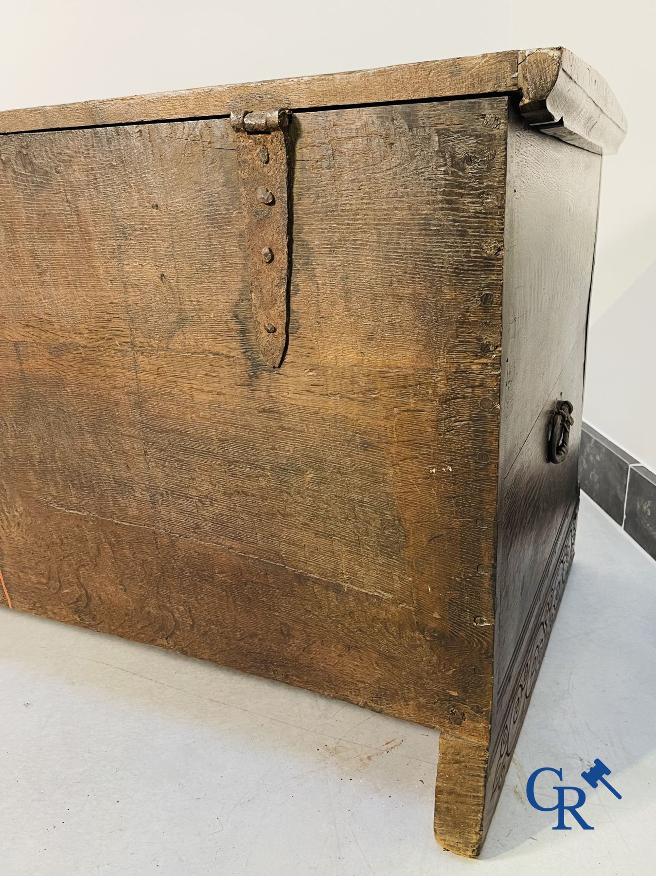 Furniture: Large sculpted oak chest. England, dated 1810.