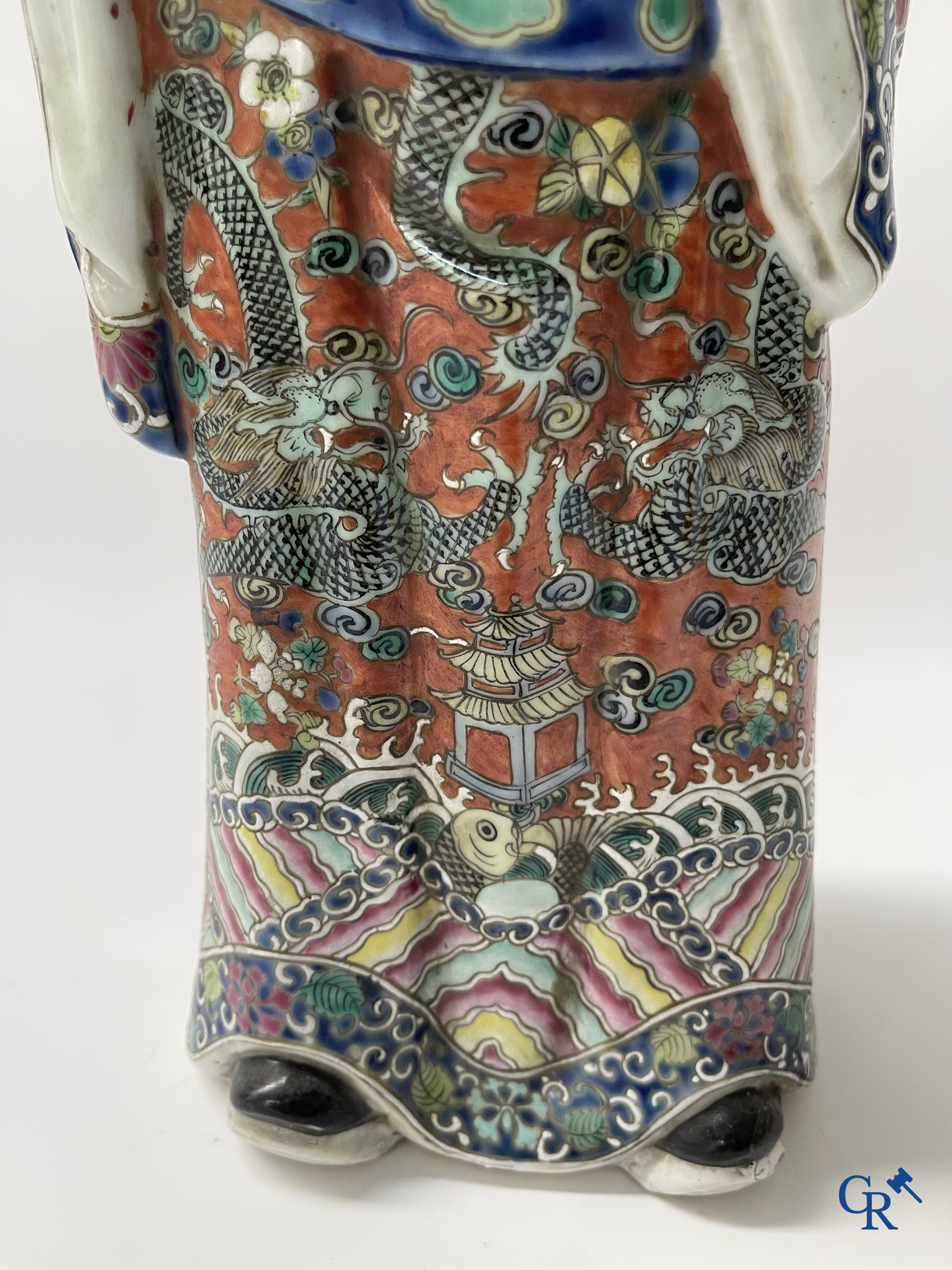 Aziatica, Chinees porselein. 3 Chinese famille rose figuren van onsterfelijken. 19de eeuw.