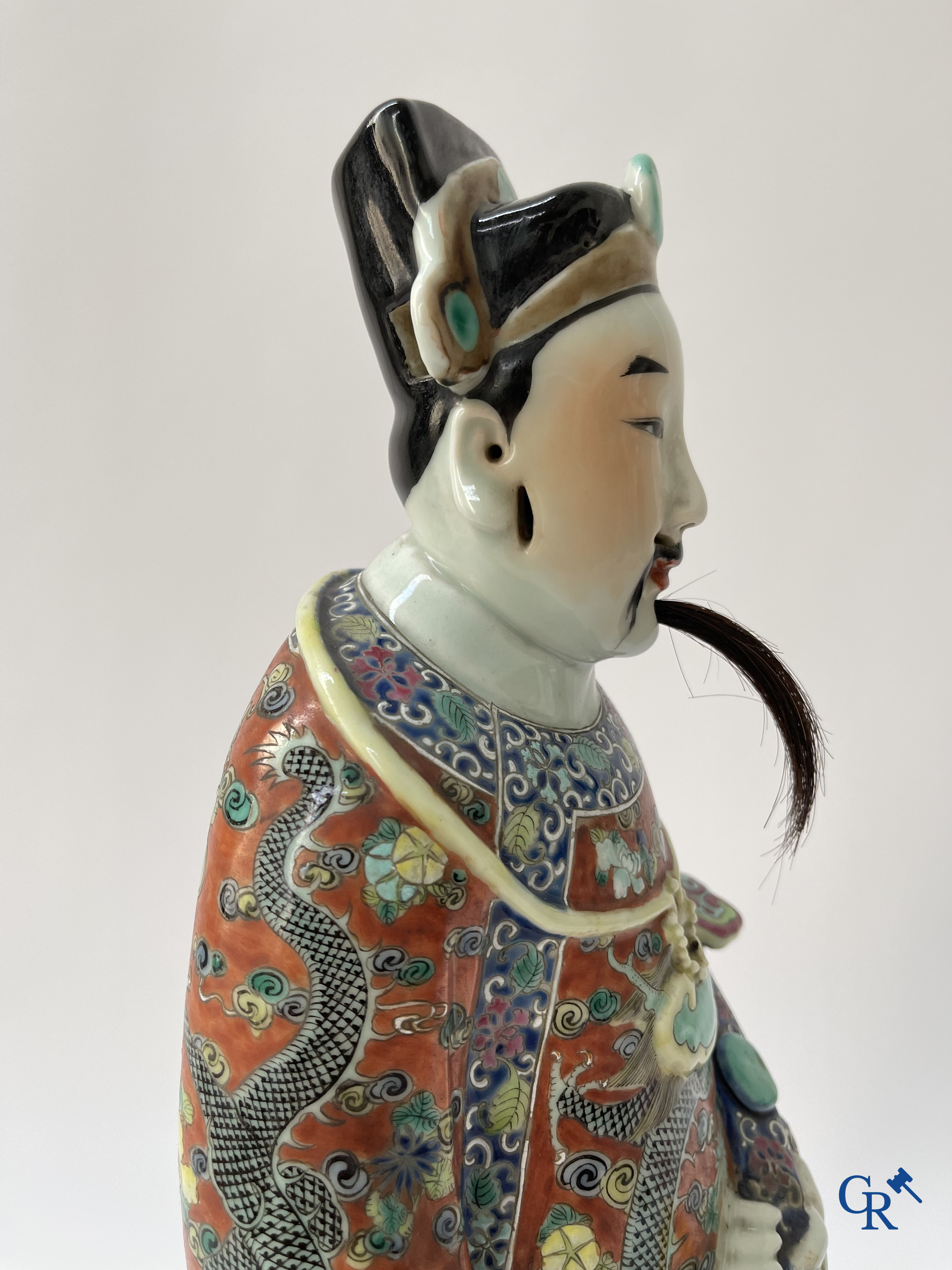 Aziatica, Chinees porselein. 3 Chinese famille rose figuren van onsterfelijken. 19de eeuw.