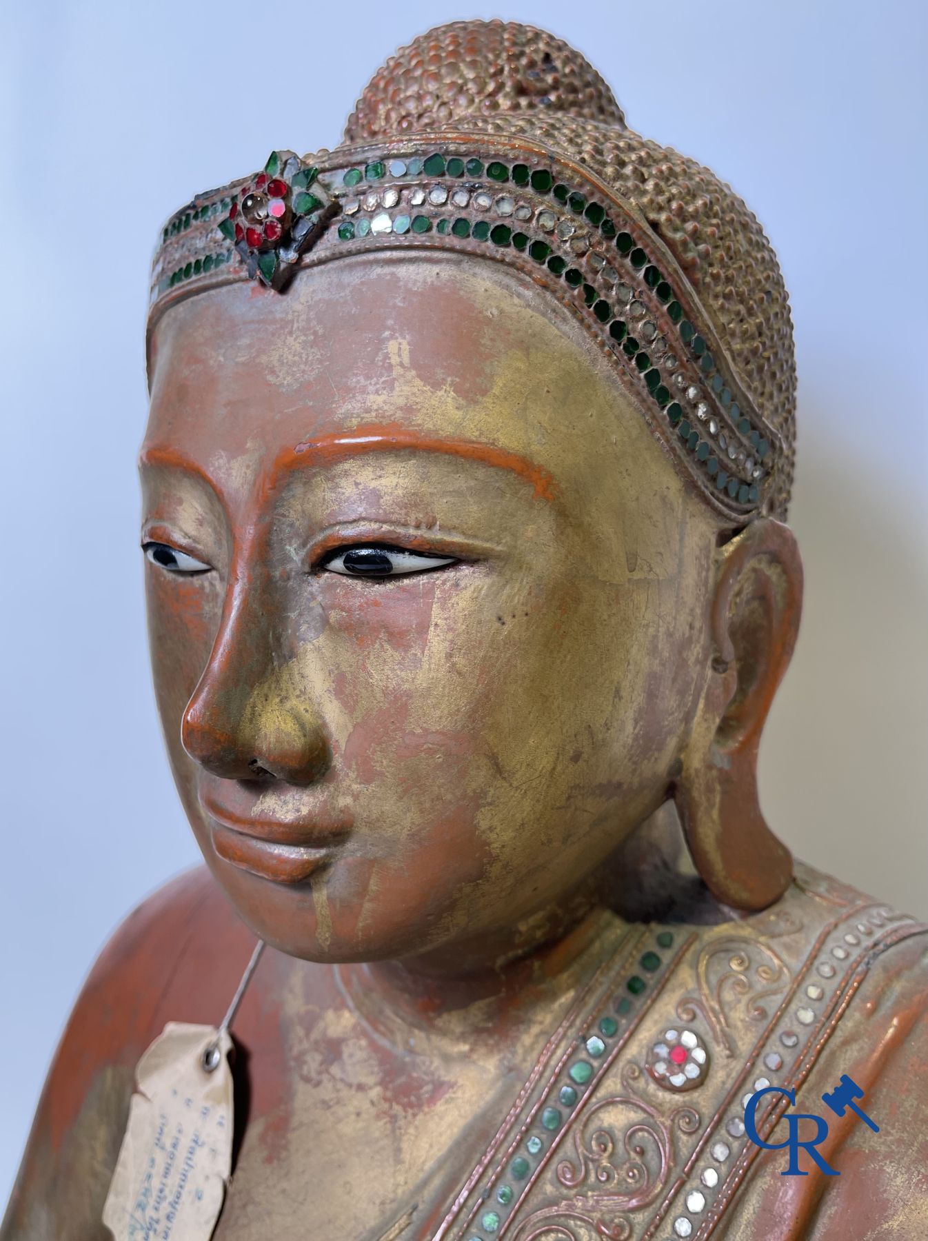 Imposing wooden lacquered Bouddha. Burma, 19th century.