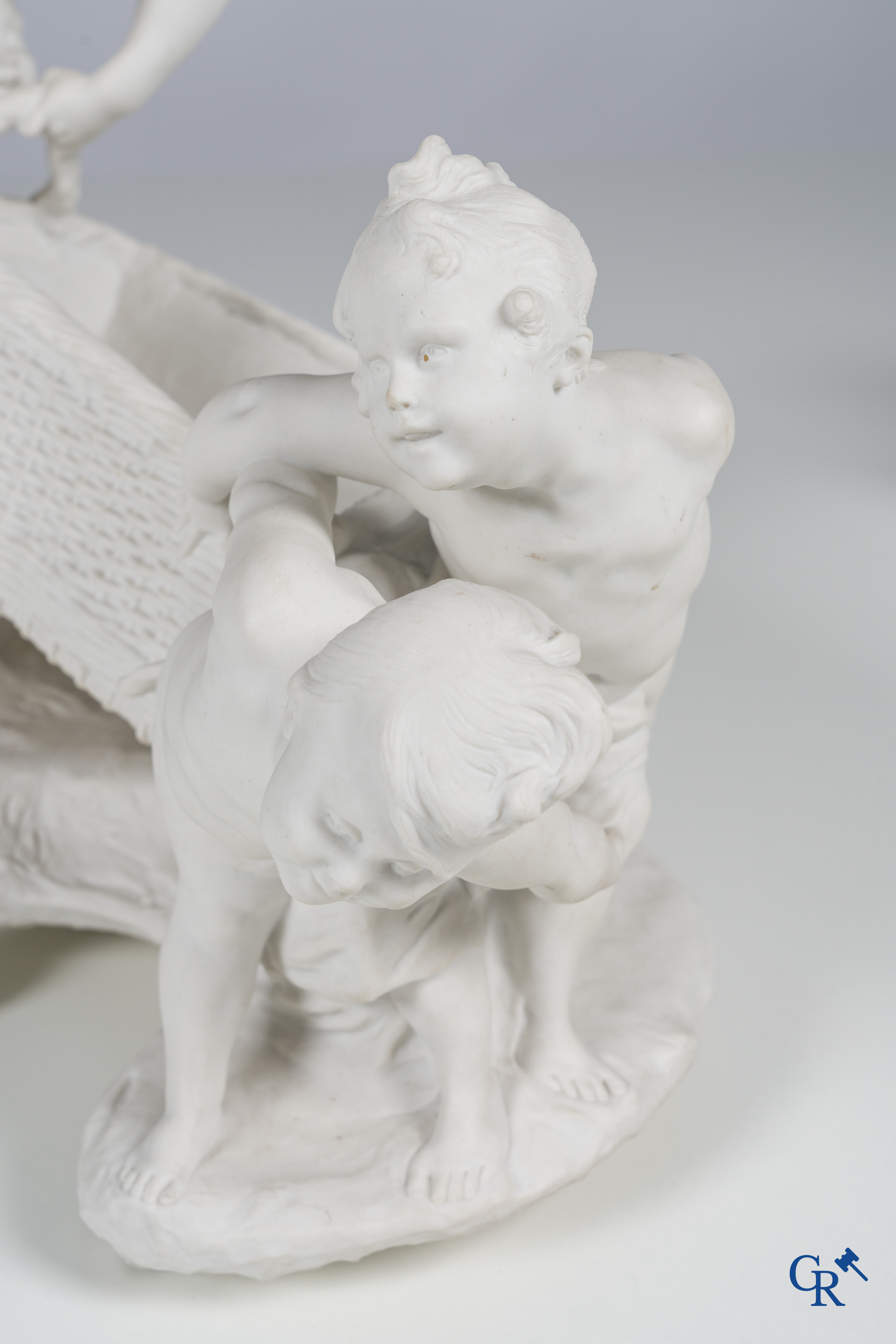 Jules Cheret (1836-1932) & Manufacture de Sèvres. Uitzonderlijk 3-delige Milieu de table, "Farandole d'amours".