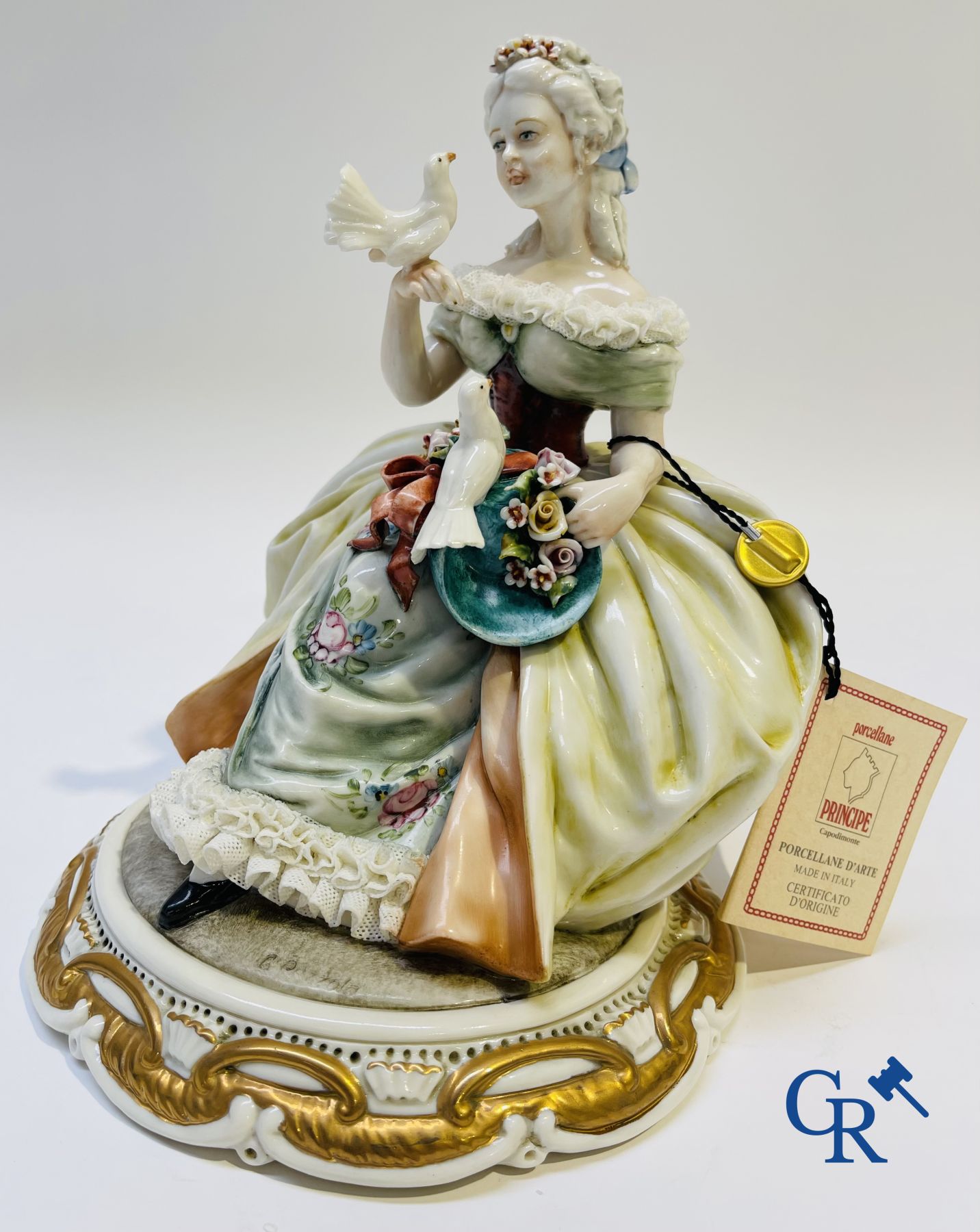 Porcelaine: Capodimonte: 2 groupes en porcelaine italienne avec dentelle.