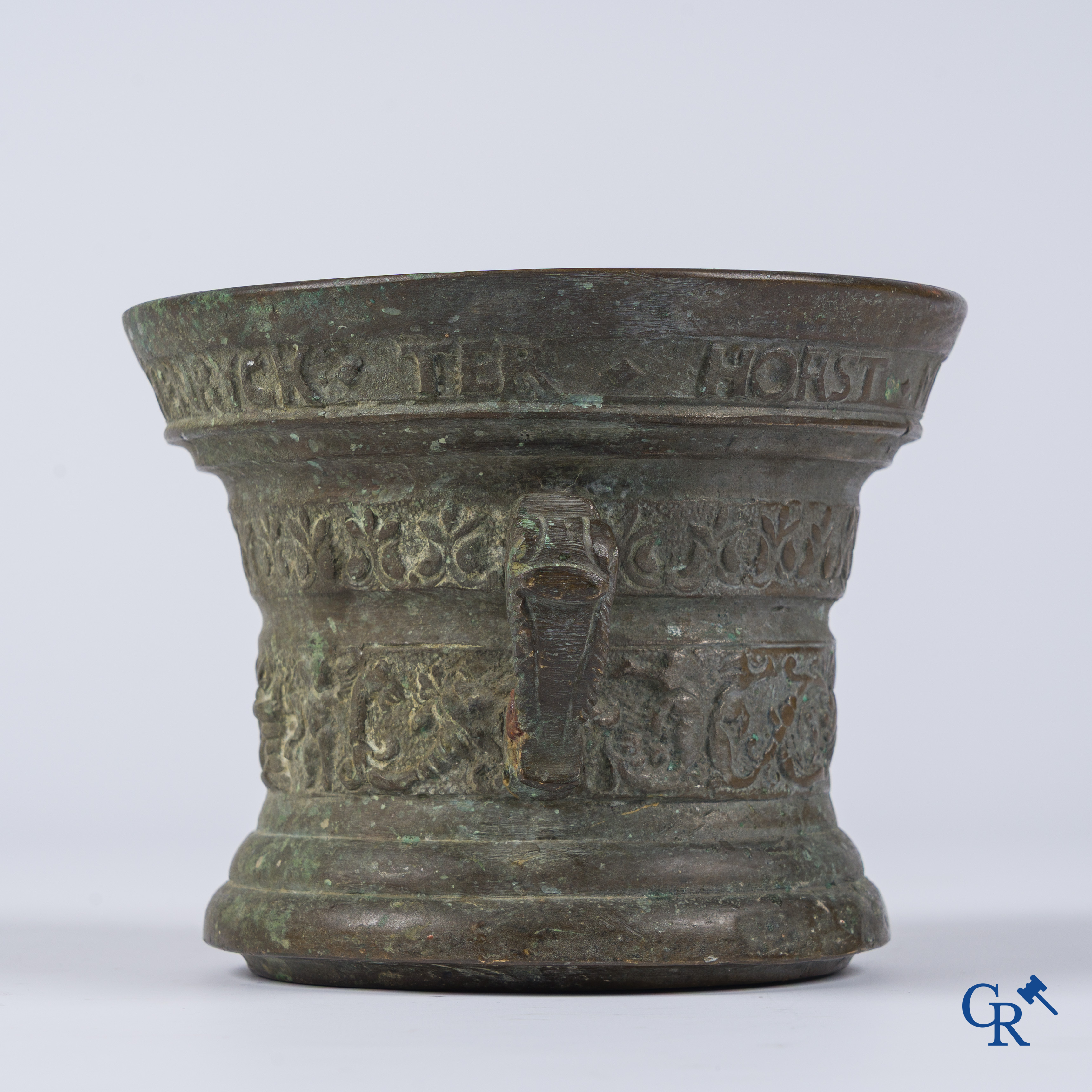 Een bronzen vijzel met opschrift Henryck-ter-Horst-ME-Fecyt-Ao 1638. 17e eeuw.