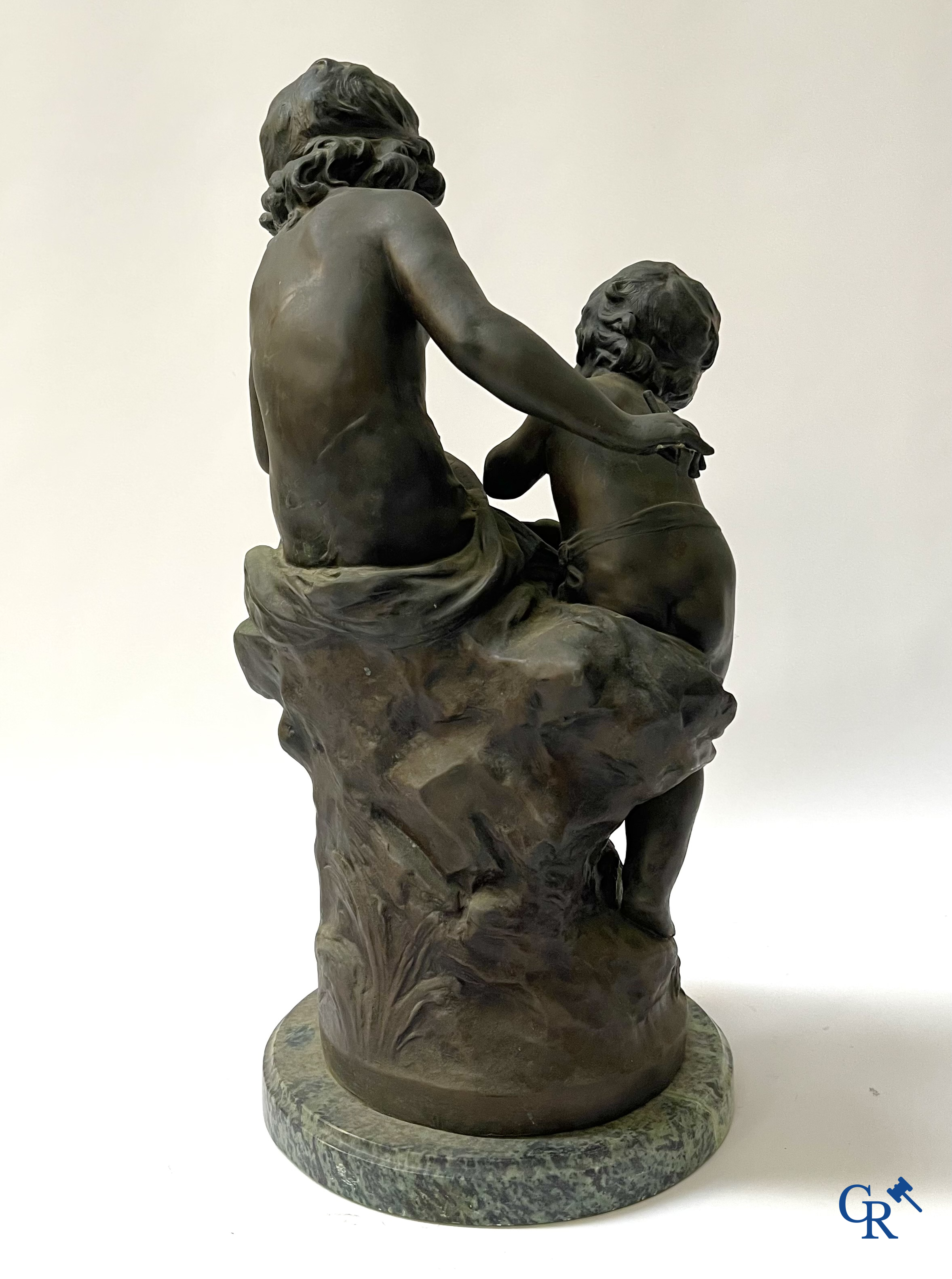 Auguste Moreau (d'après) Statue en bronze sur un socle en marbre vert. Posthume. XXème siècle.