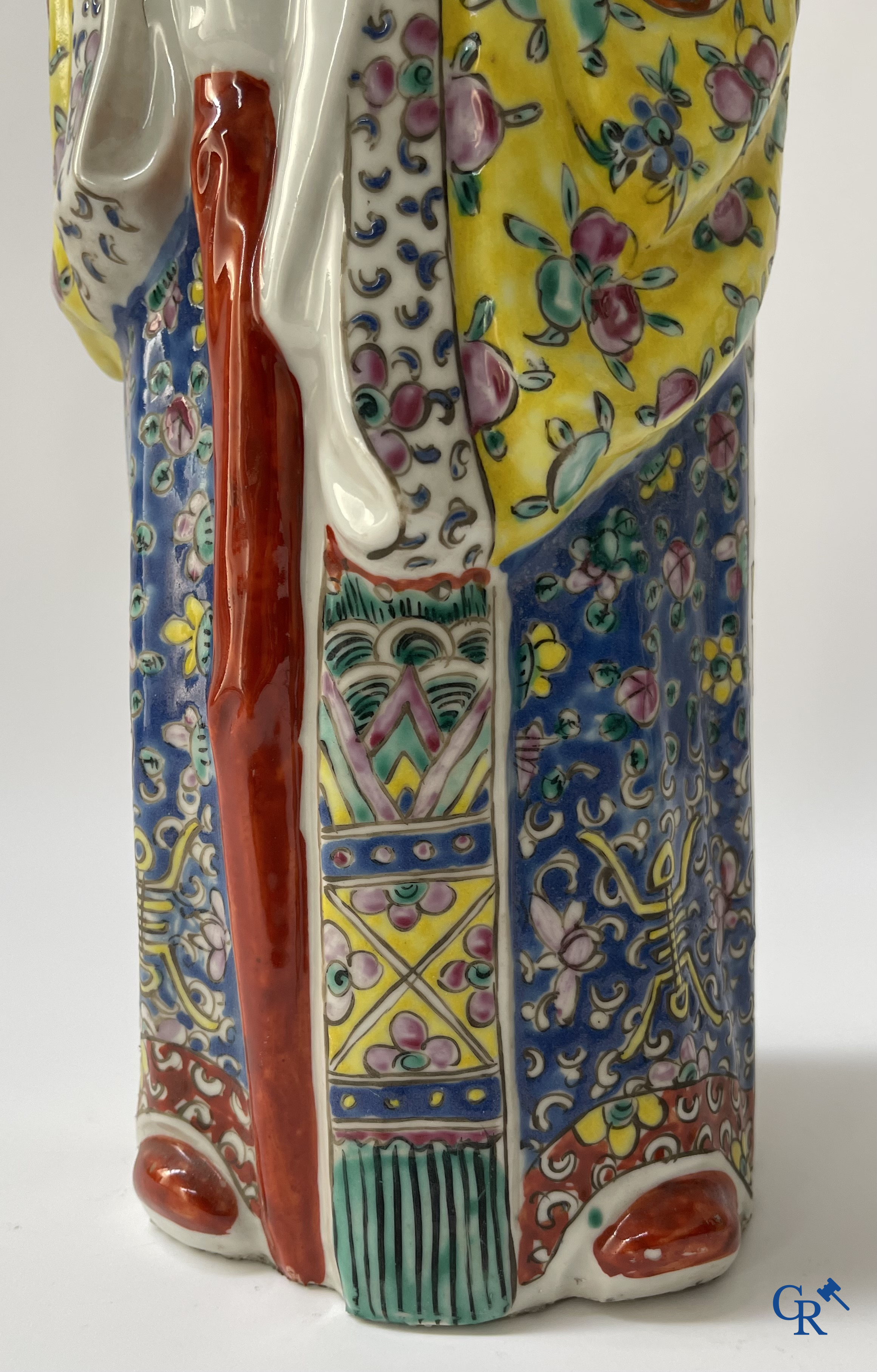 Aziatica, Chinees porselein. 3 Chinese famille rose figuren van onsterfelijken. 19de eeuw.