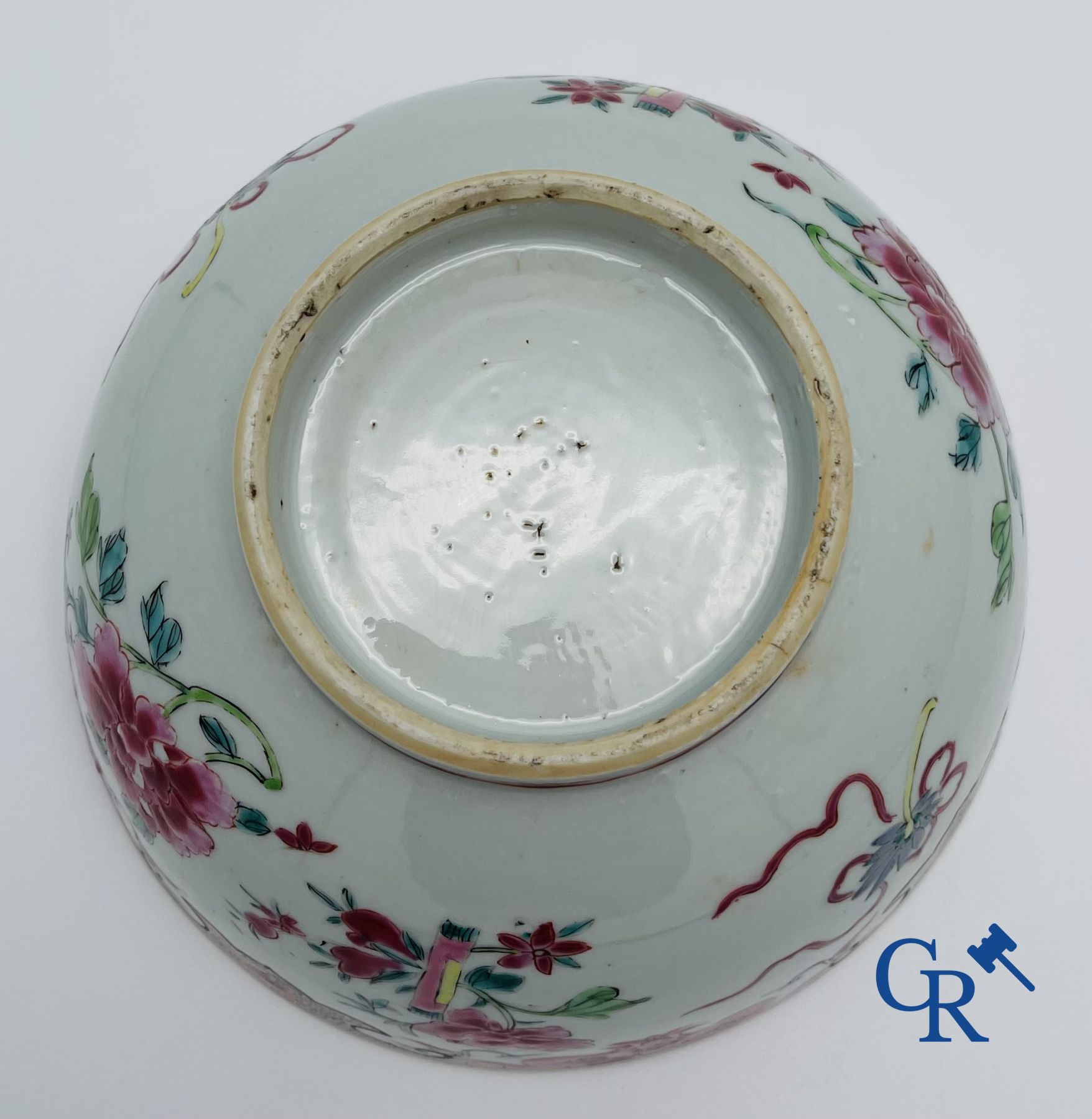 Asian Art: Beautiful lot of Chinese porcelain.