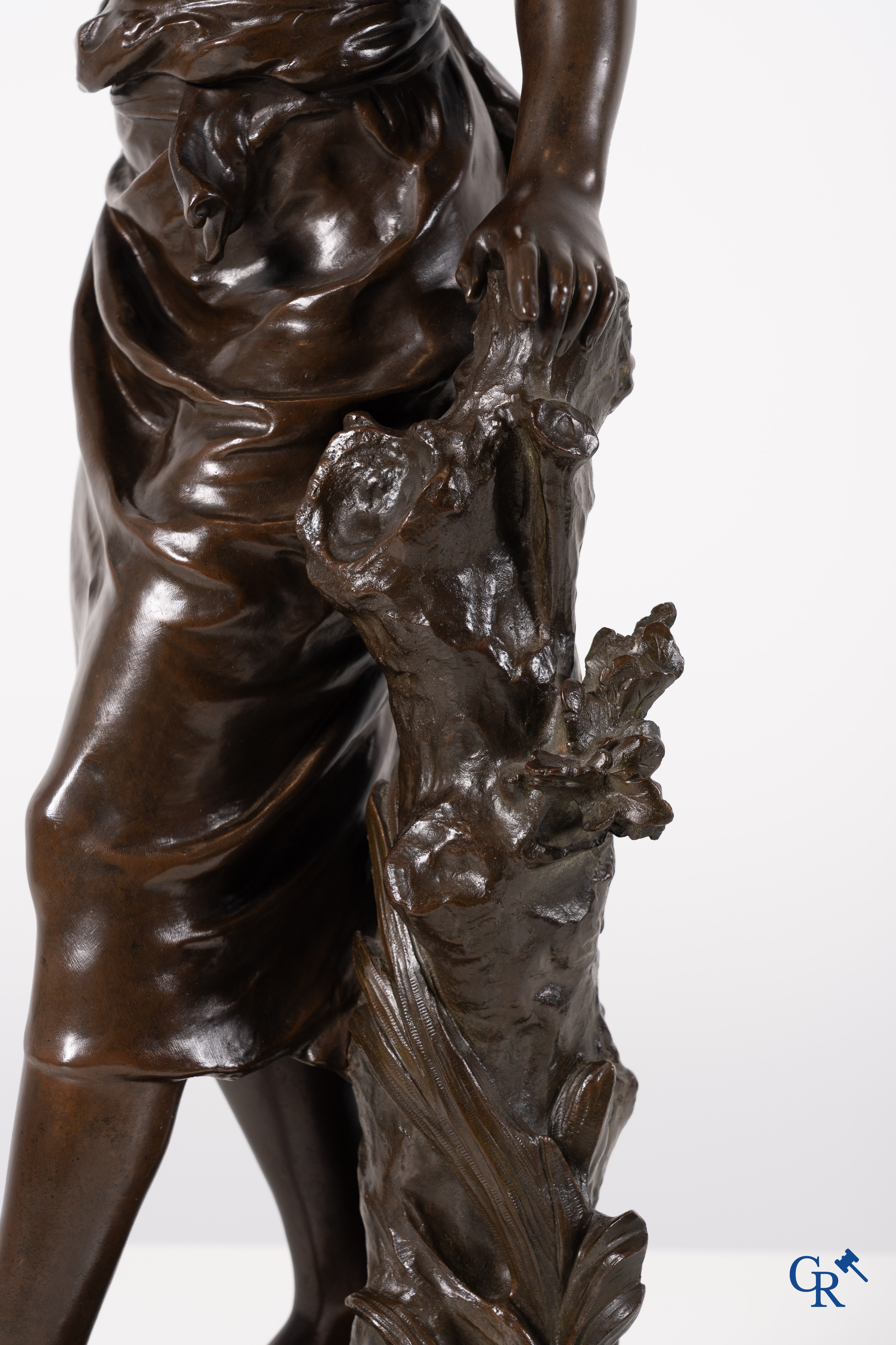 Mathurin Moreau (1822-1912) Beautiful bronze statue with brown patina. Signed Math. Moreau. 19th century.