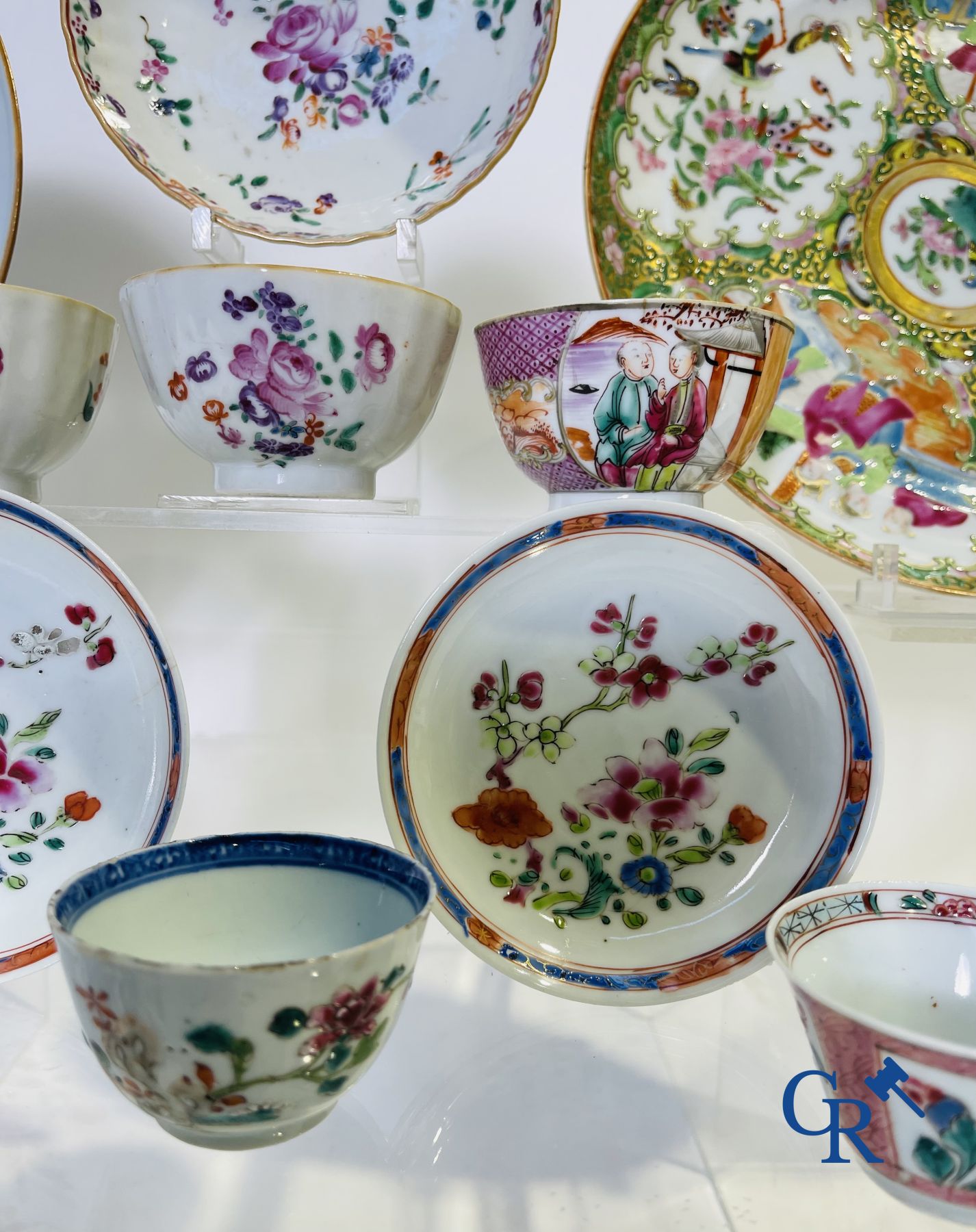 Porcelaine chinoise: 16 pièces de porcelaine chinoise XVIIIème et XIXème.