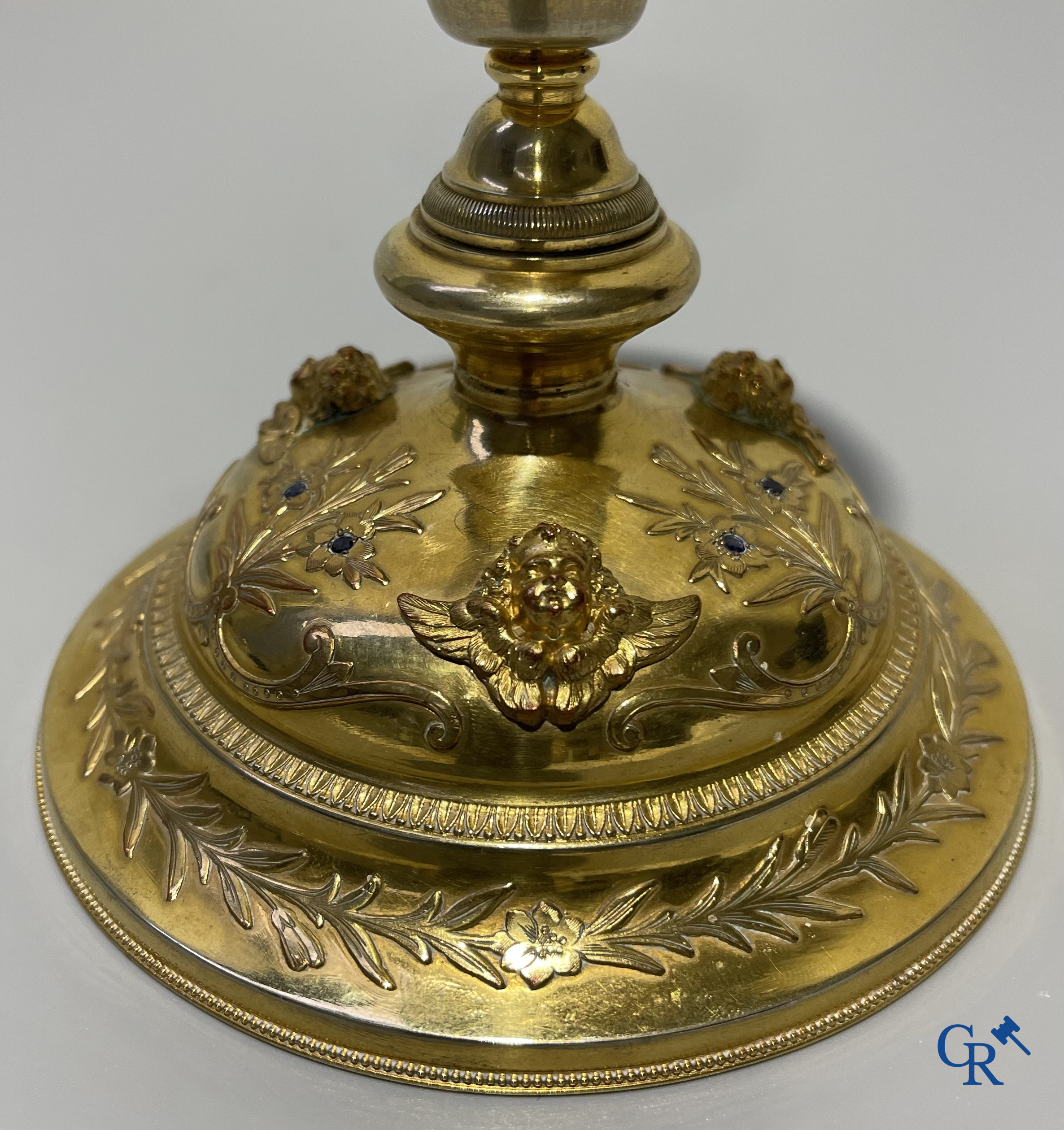 Objets religieux, un ciboria partie en vermeil avec 17 diamants taille brillant incorporés. 1ère titre. 19ème siècle.