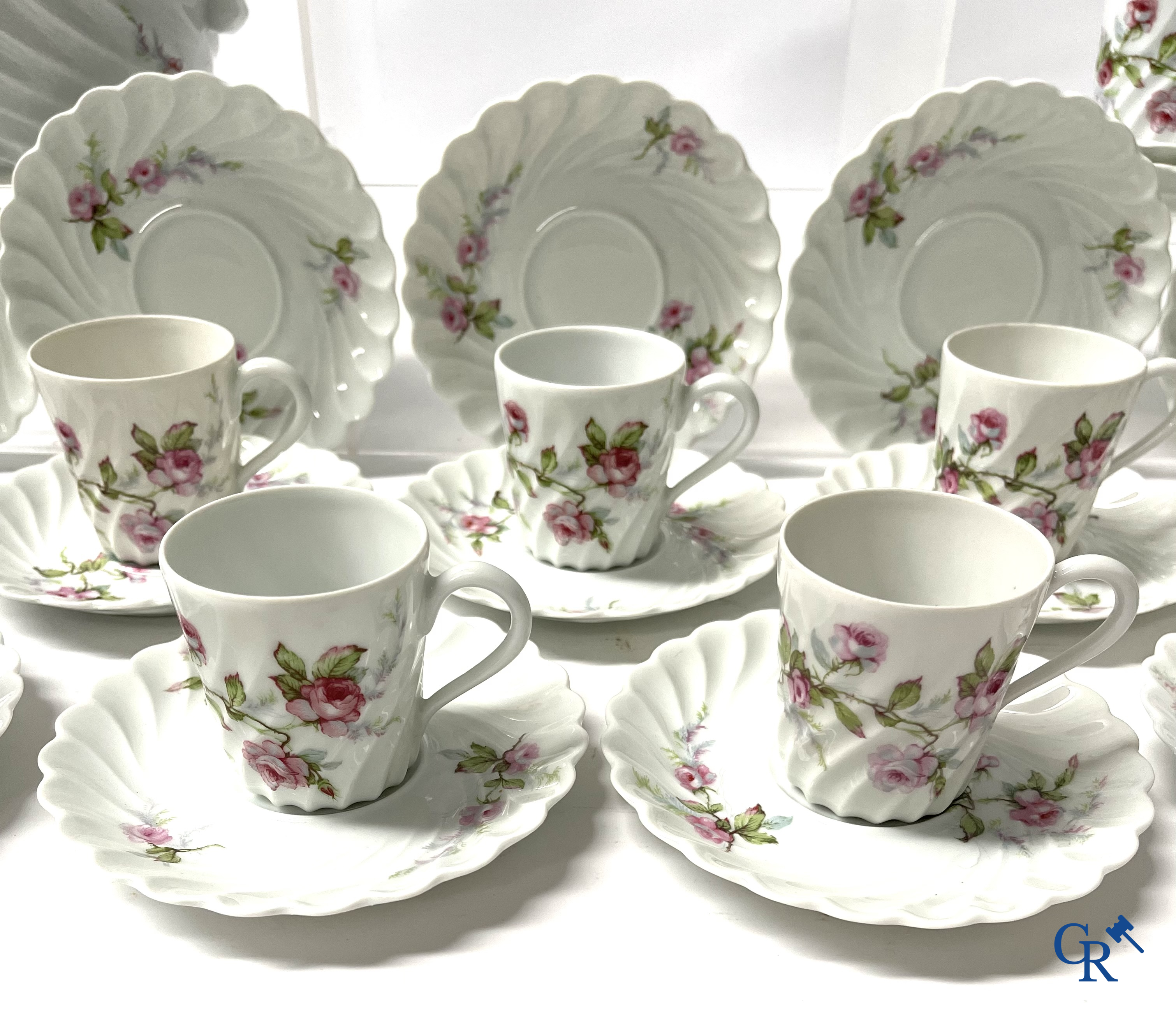 Haviland Limoges. Service à café peinte à la main en porcelaine française. Vers 1900.