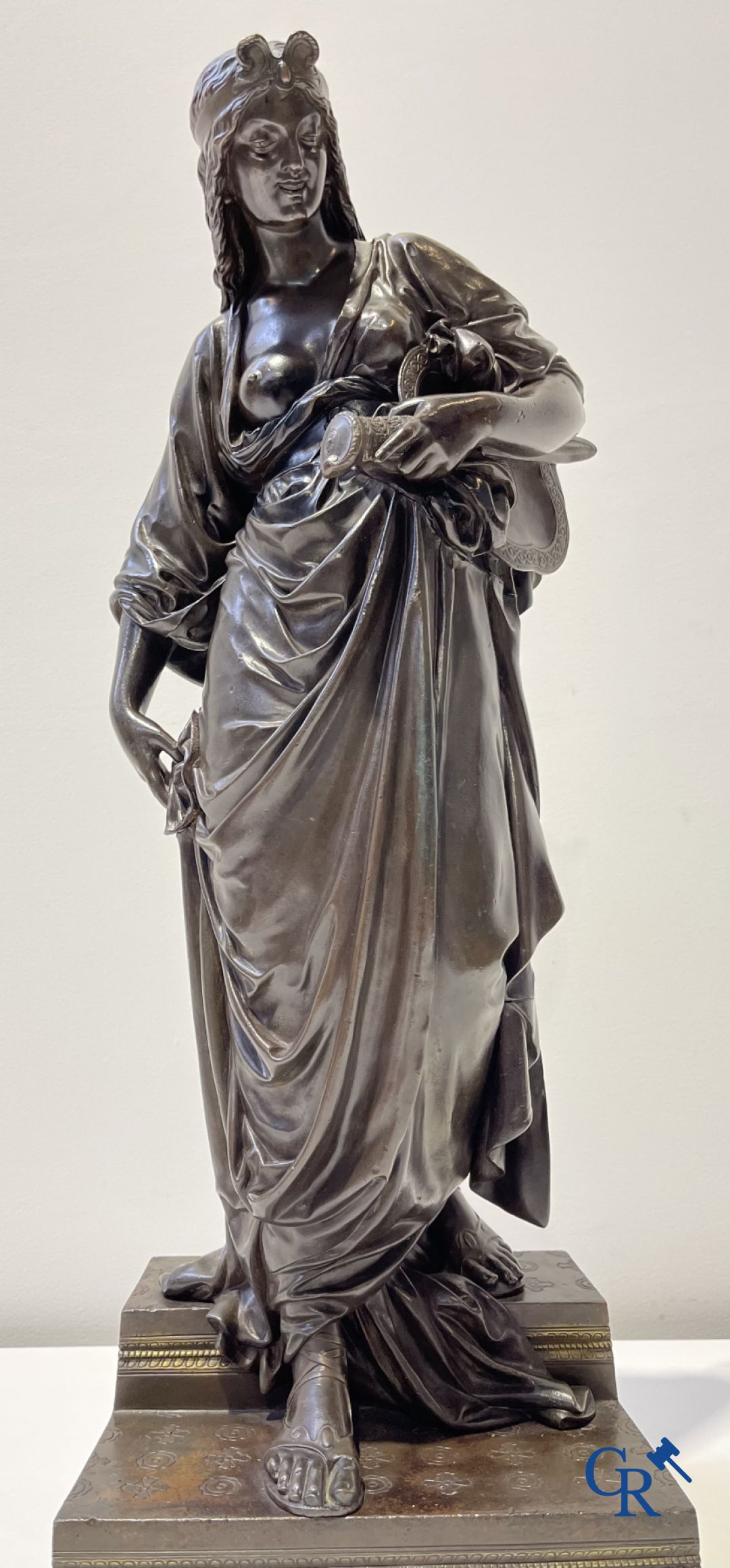 Henry Etienne Dumaige (1830-1888) Salomé, bronzen beeld met orientaalse voorstelling. 19de eeuw.