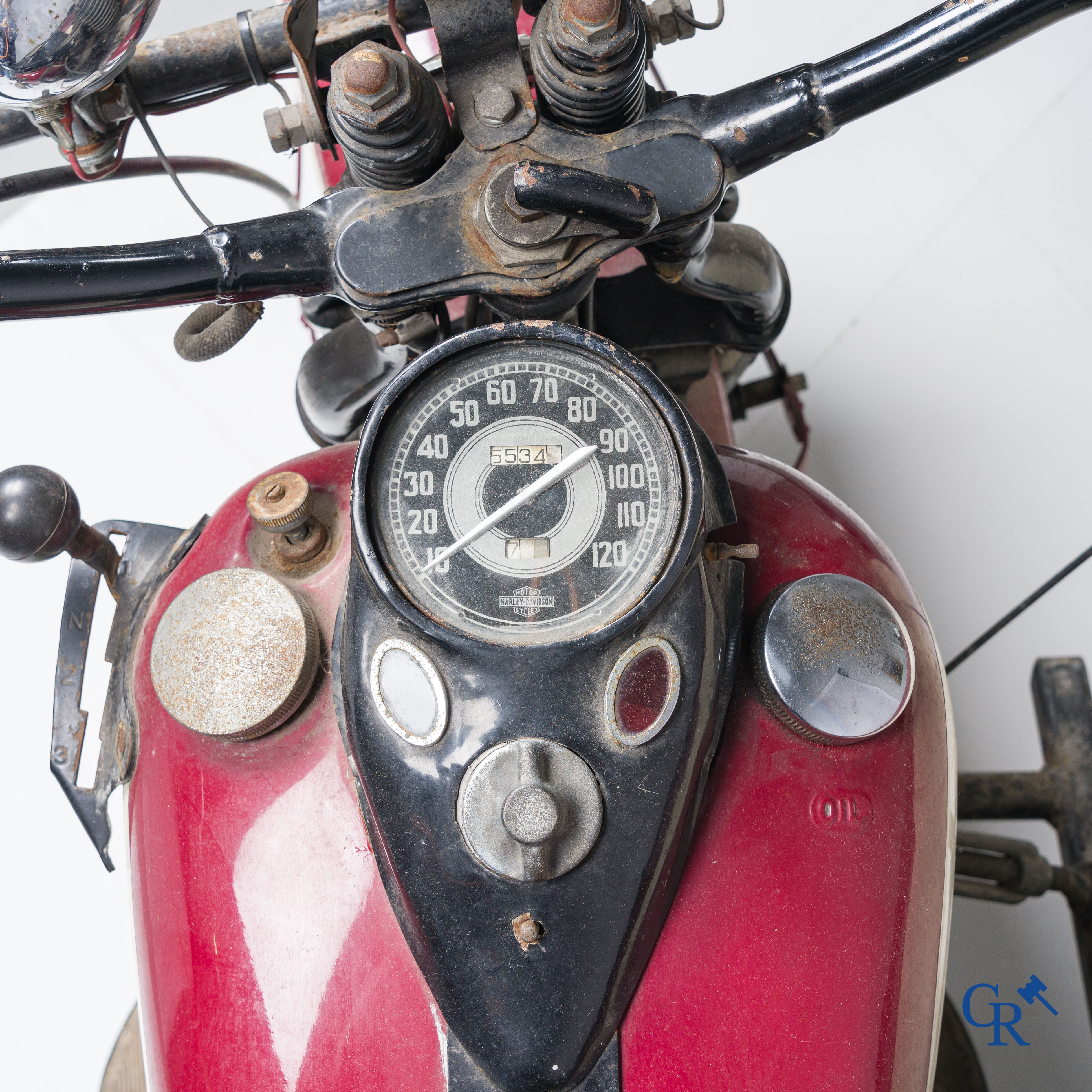 Harley Davidson, type WLA 750cc, circa 1940. Met zijspan uit latere periode. (schuurvondst)
