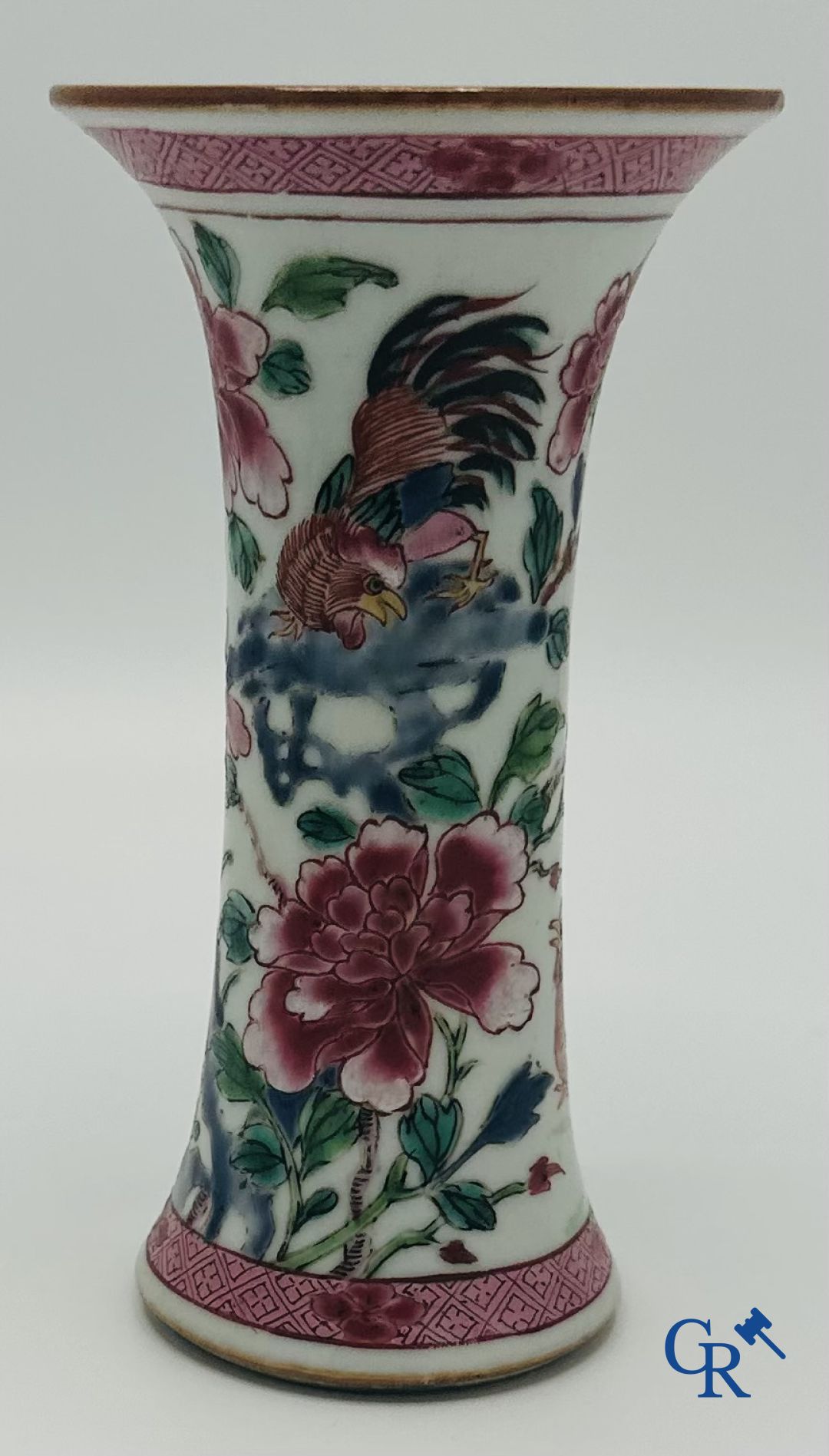 Chinese Porcelain: Lot of 6 different pieces of Chinese porcelain. 18th and 19th century.