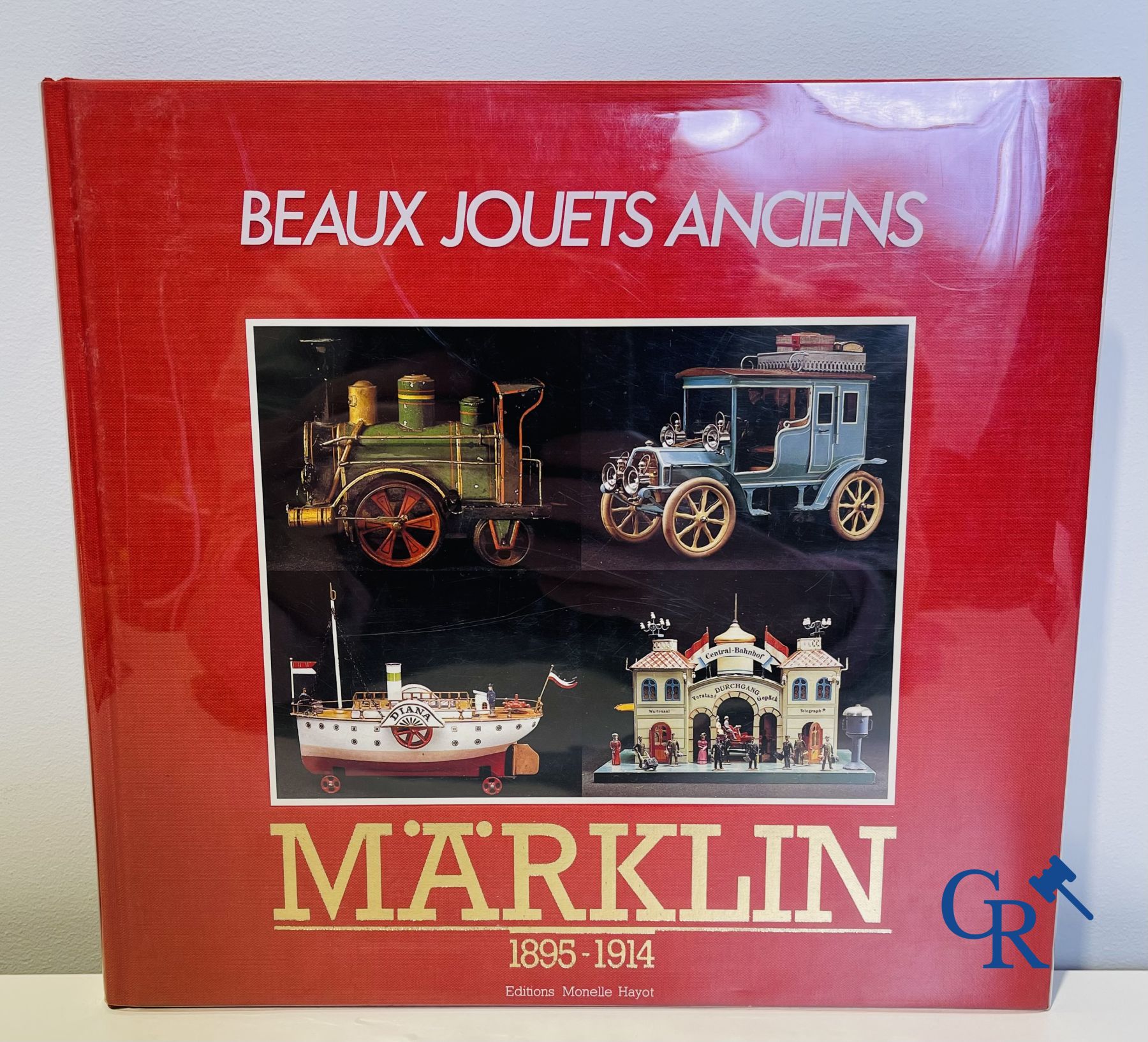 Jouets anciens. Märklin. Intéressants lot de livres sur les beaux jouets anciens, les locomotives, les trains, etc.