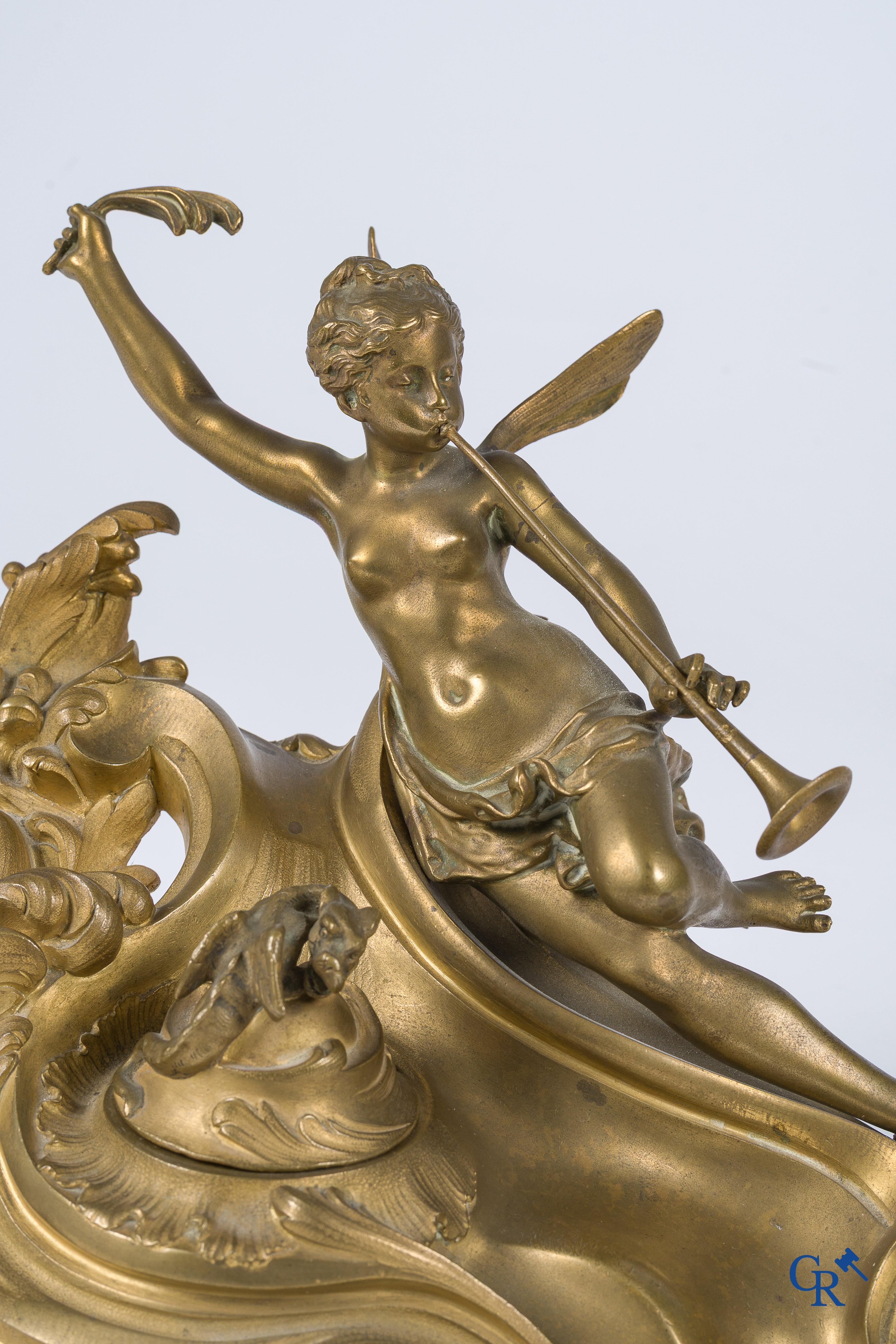 Fijn geciseleerd en verguld bureaustel in brons. LXV-stijl. Napoleon III-periode.