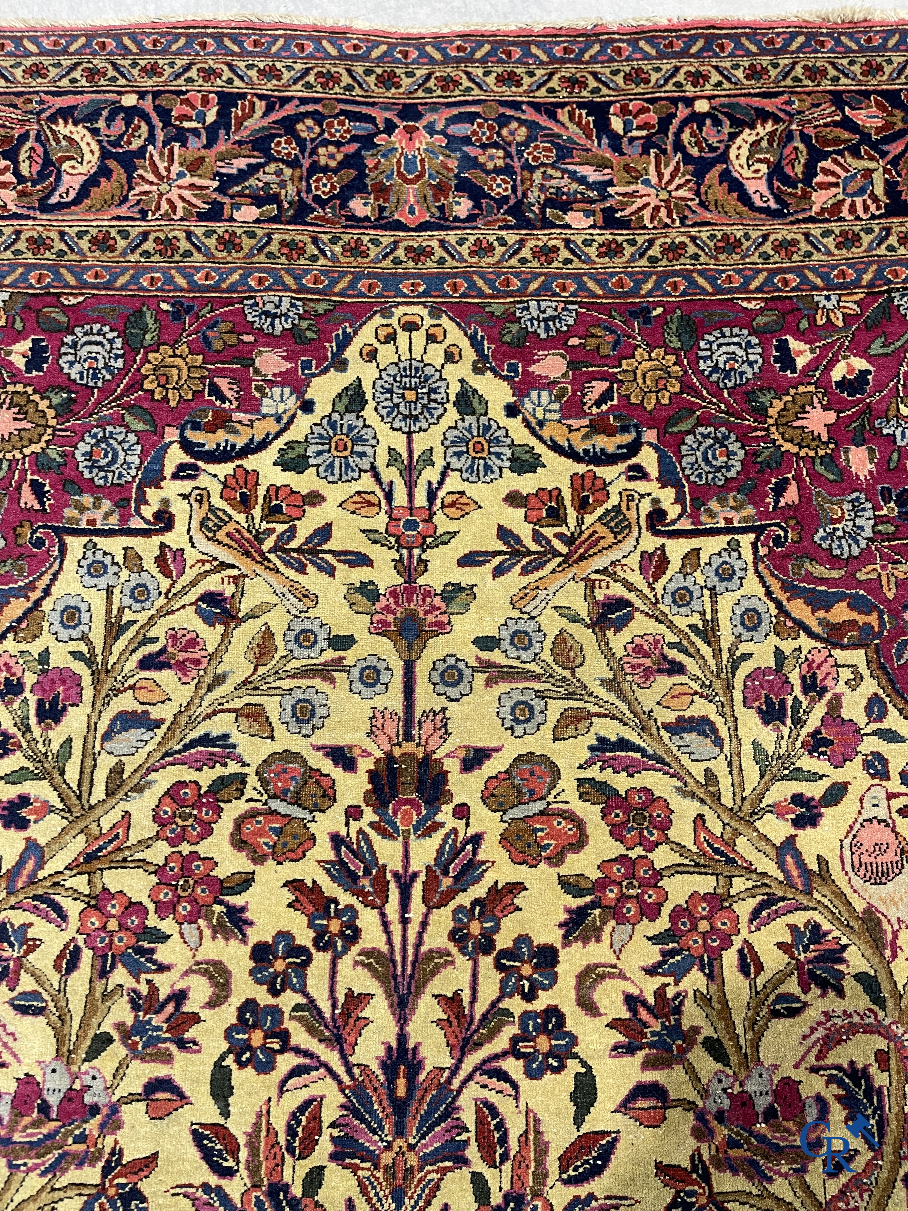 Tapis d'orient. Kashan. Tapis persan antique en soie avec motif arbre de vie.
