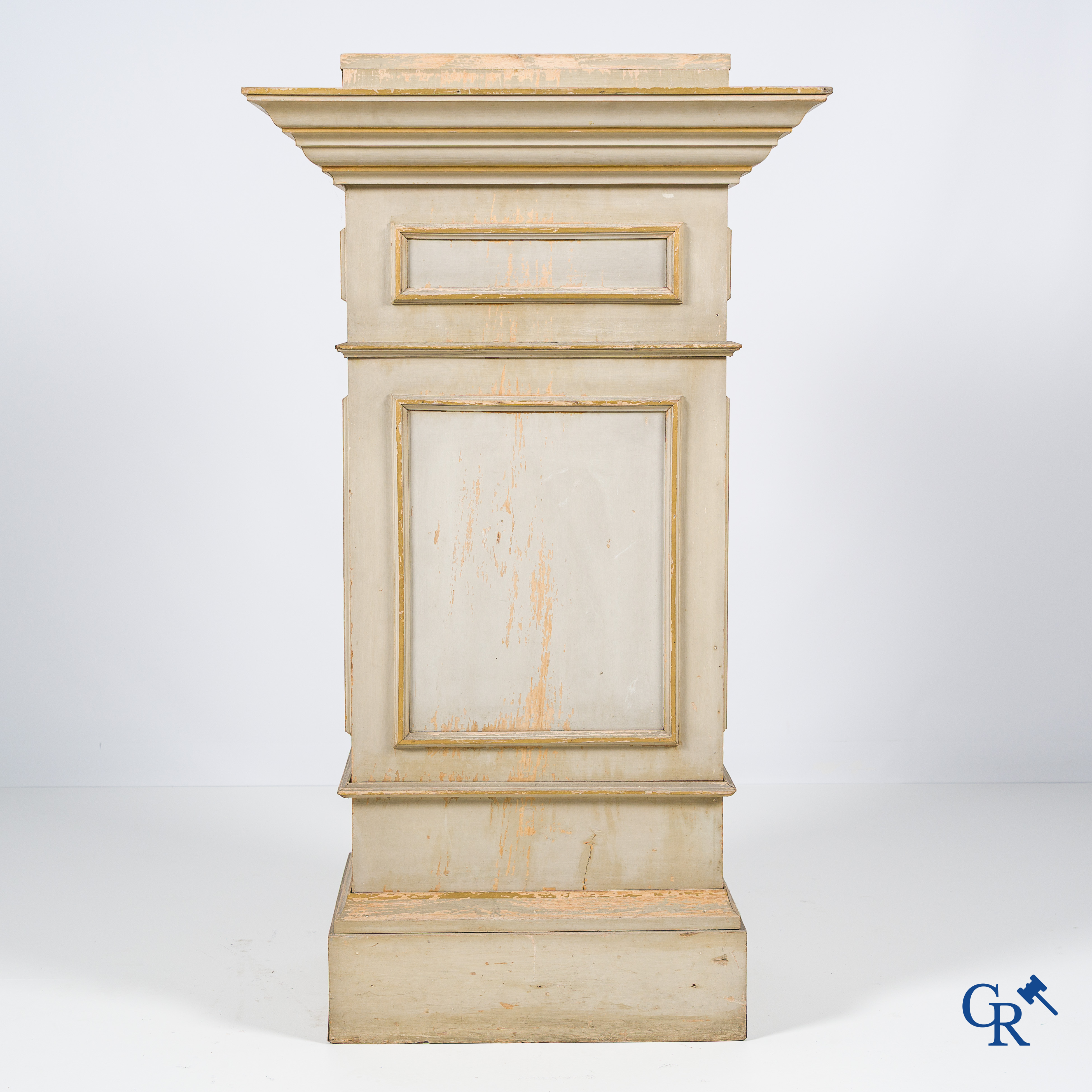 Large pedestal in patinated wood, circa 1900.