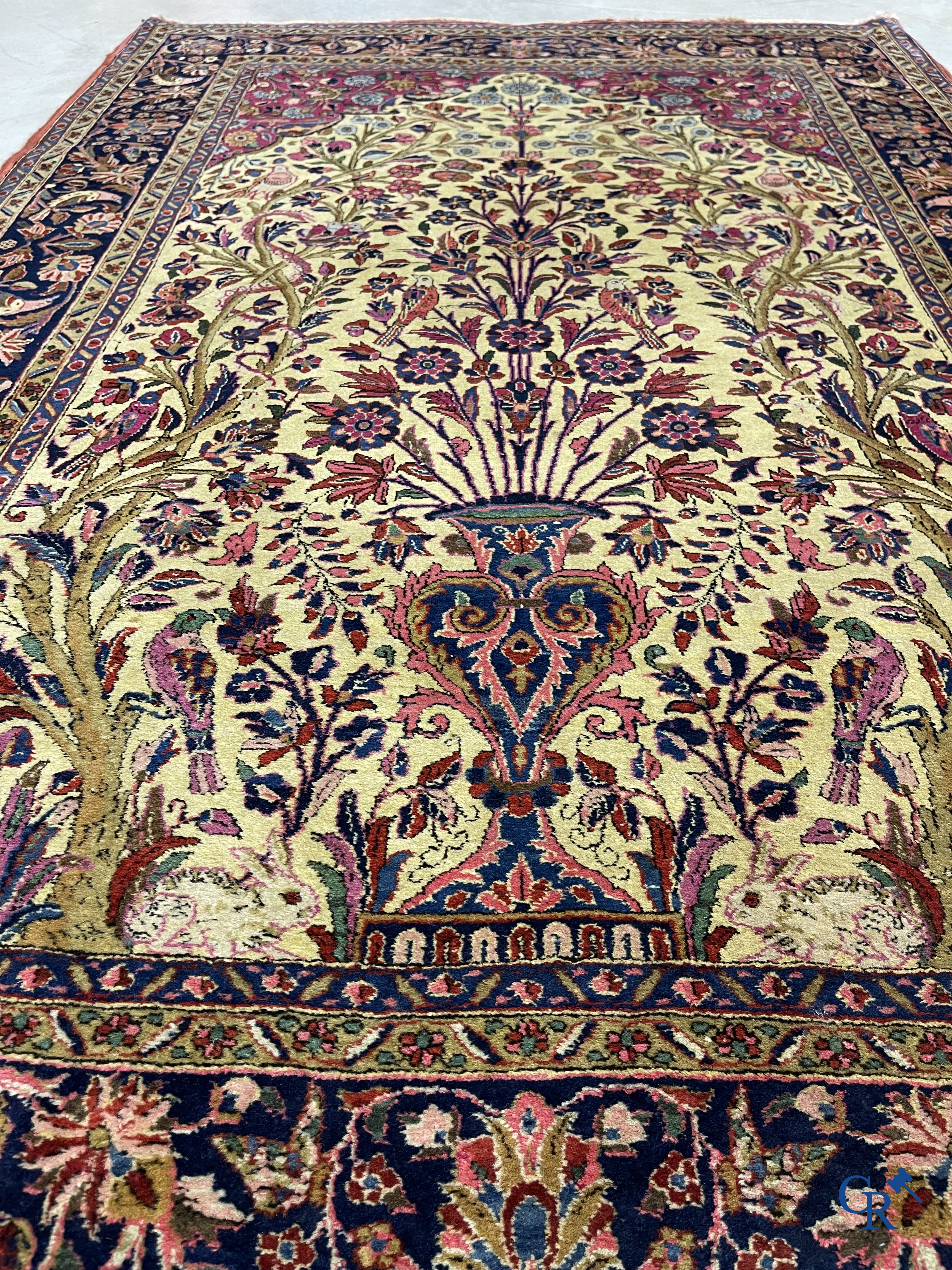 Tapis d'orient. Kashan. Tapis persan antique en soie avec motif arbre de vie.