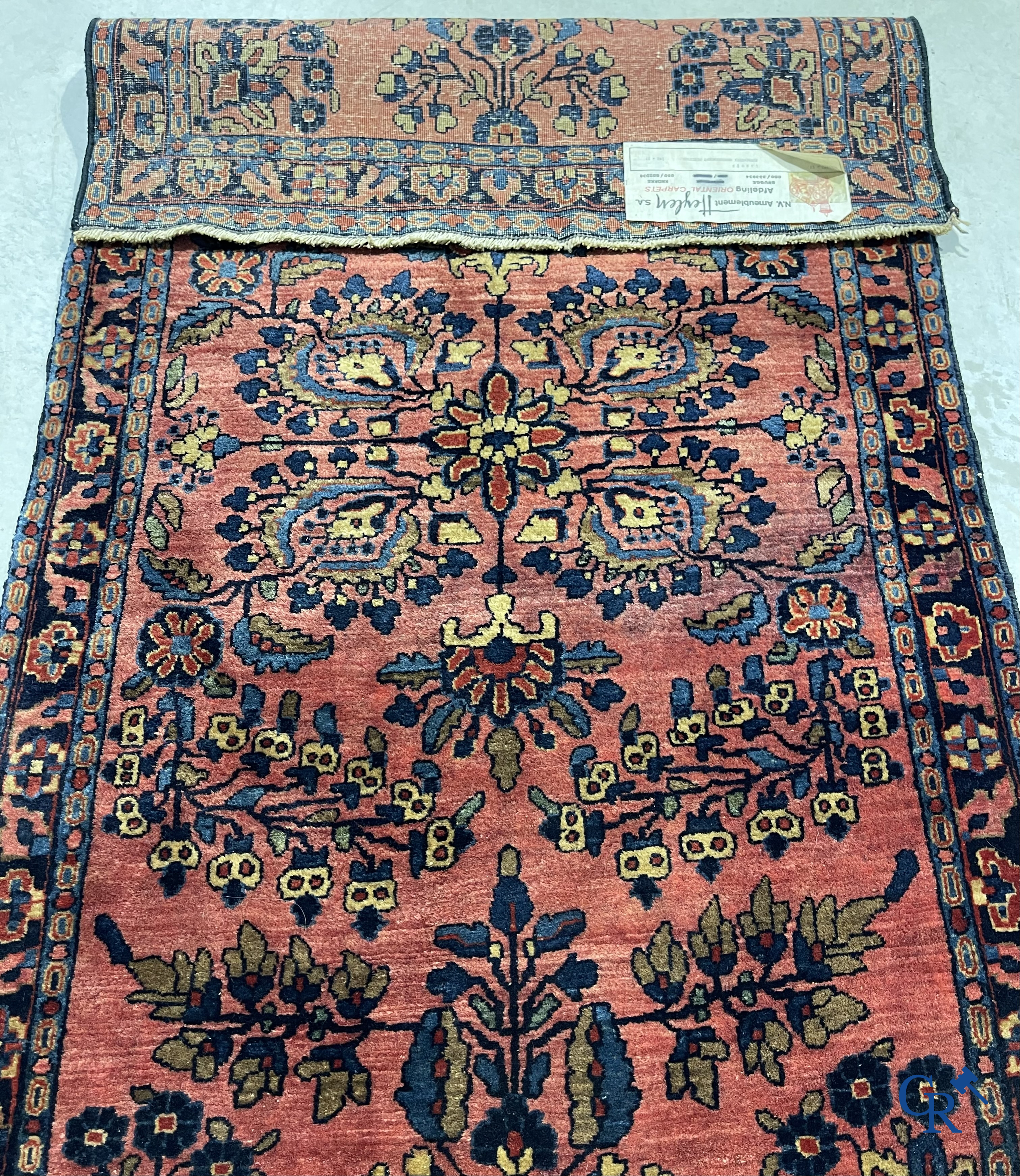Oosterse tapijten. Sarouk. Antiek handgeknoopt Perzisch tapijt. Floraal decor. Zijde en wol.