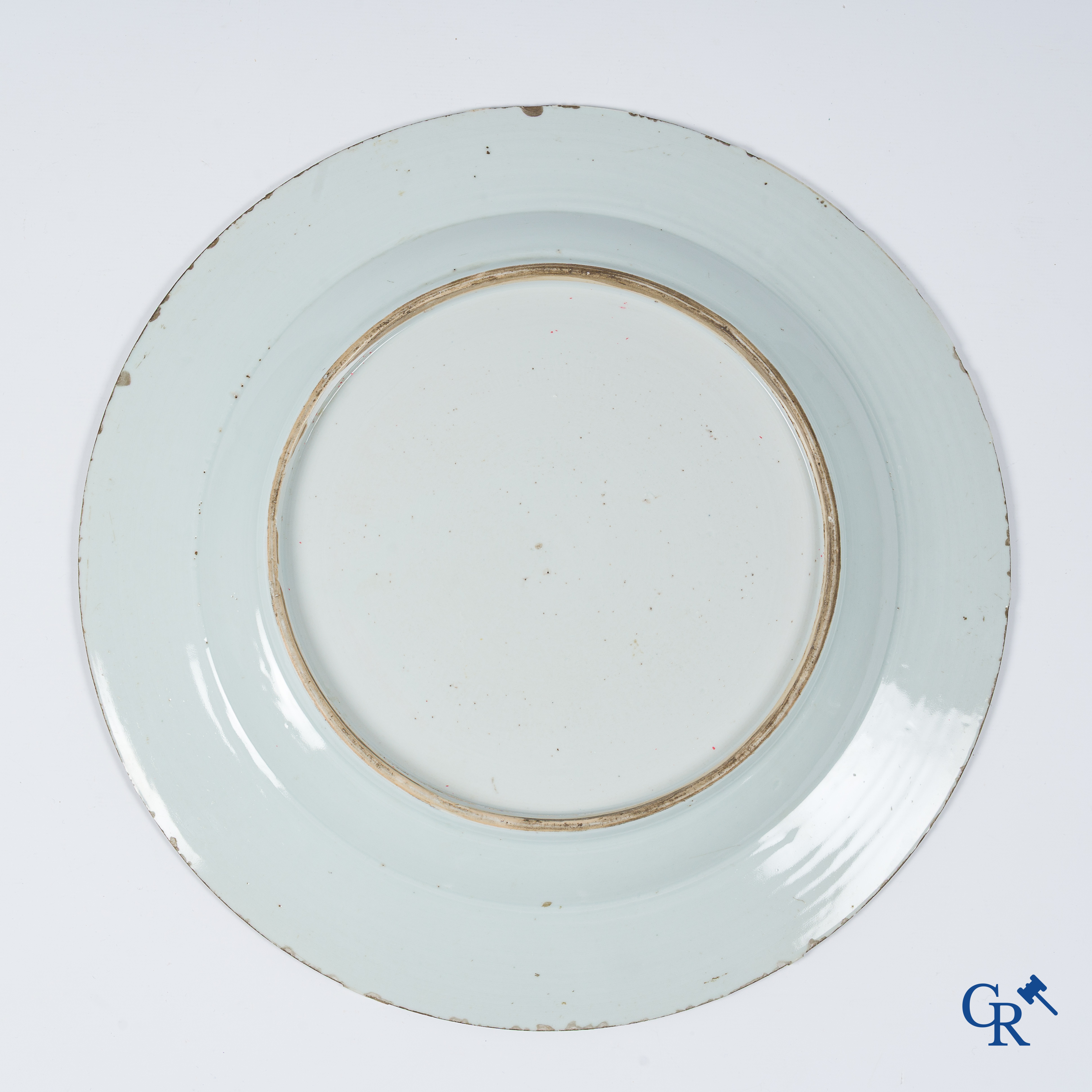 Asian art. Chinese porcelain. Large famille rose dish. Qianlong period.