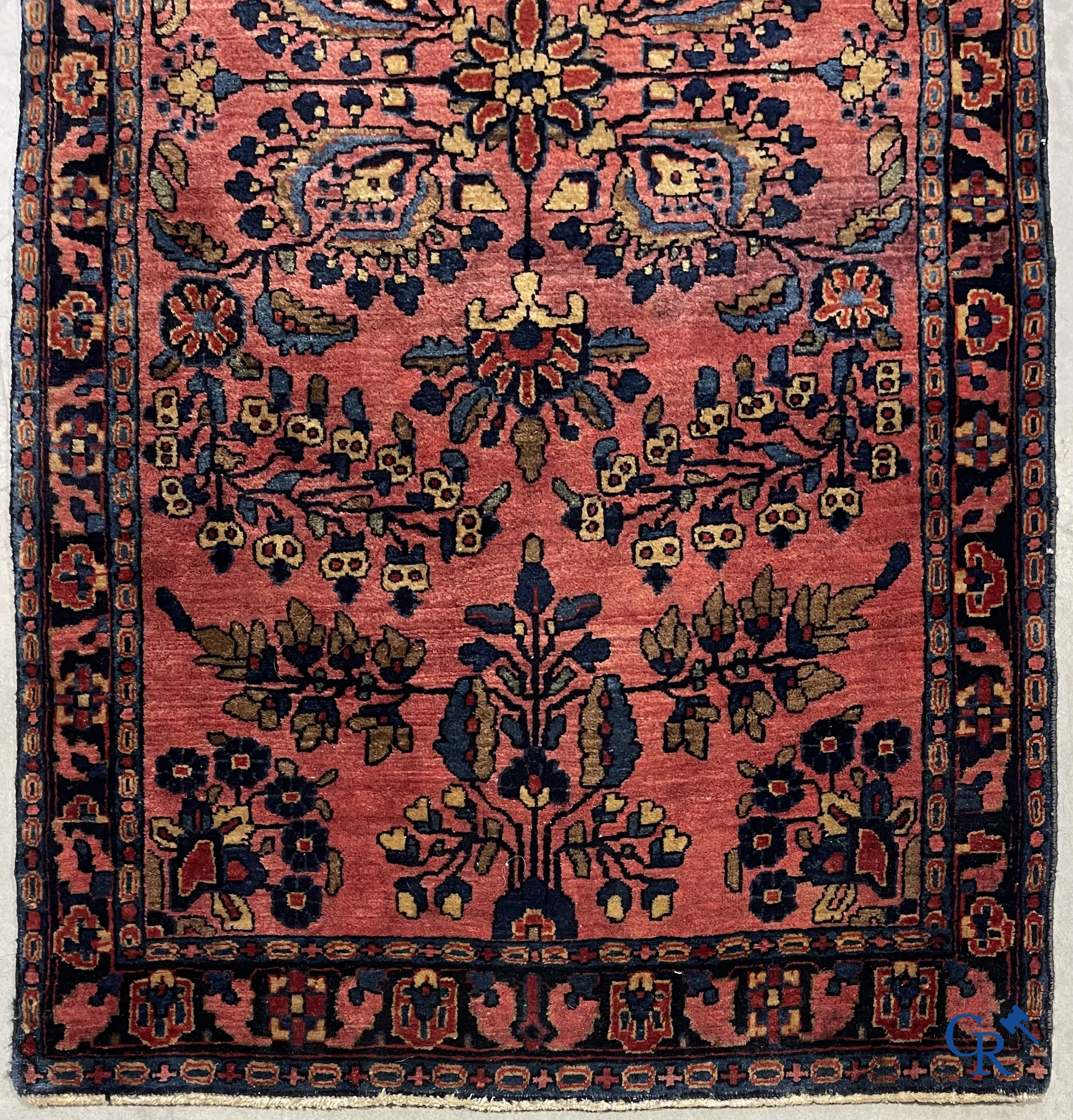 Oosterse tapijten. Sarouk. Antiek handgeknoopt Perzisch tapijt. Floraal decor. Zijde en wol.