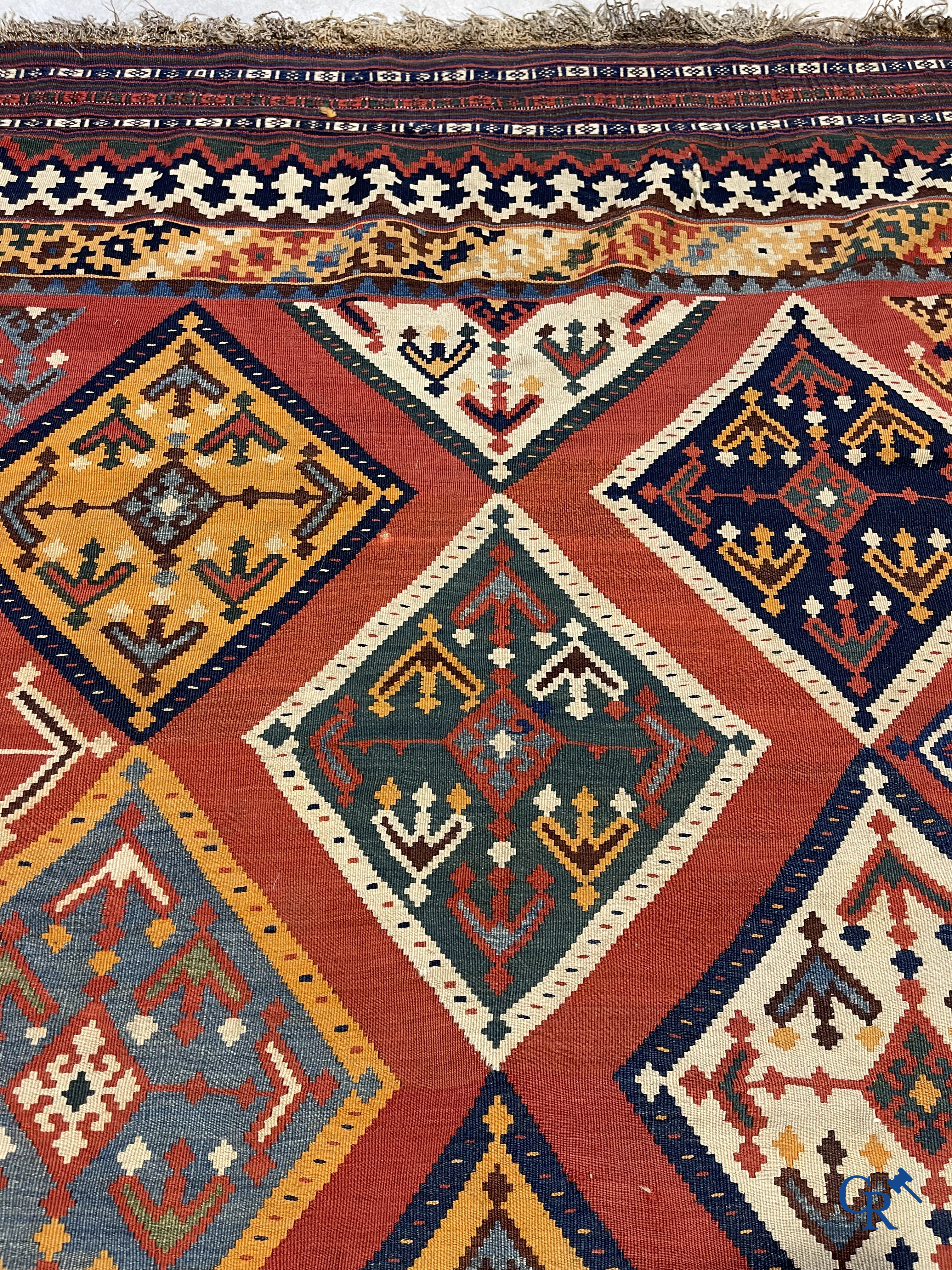 Oosterse tapijten. Handgeknoopt Perzisch tapijt. Kilim.