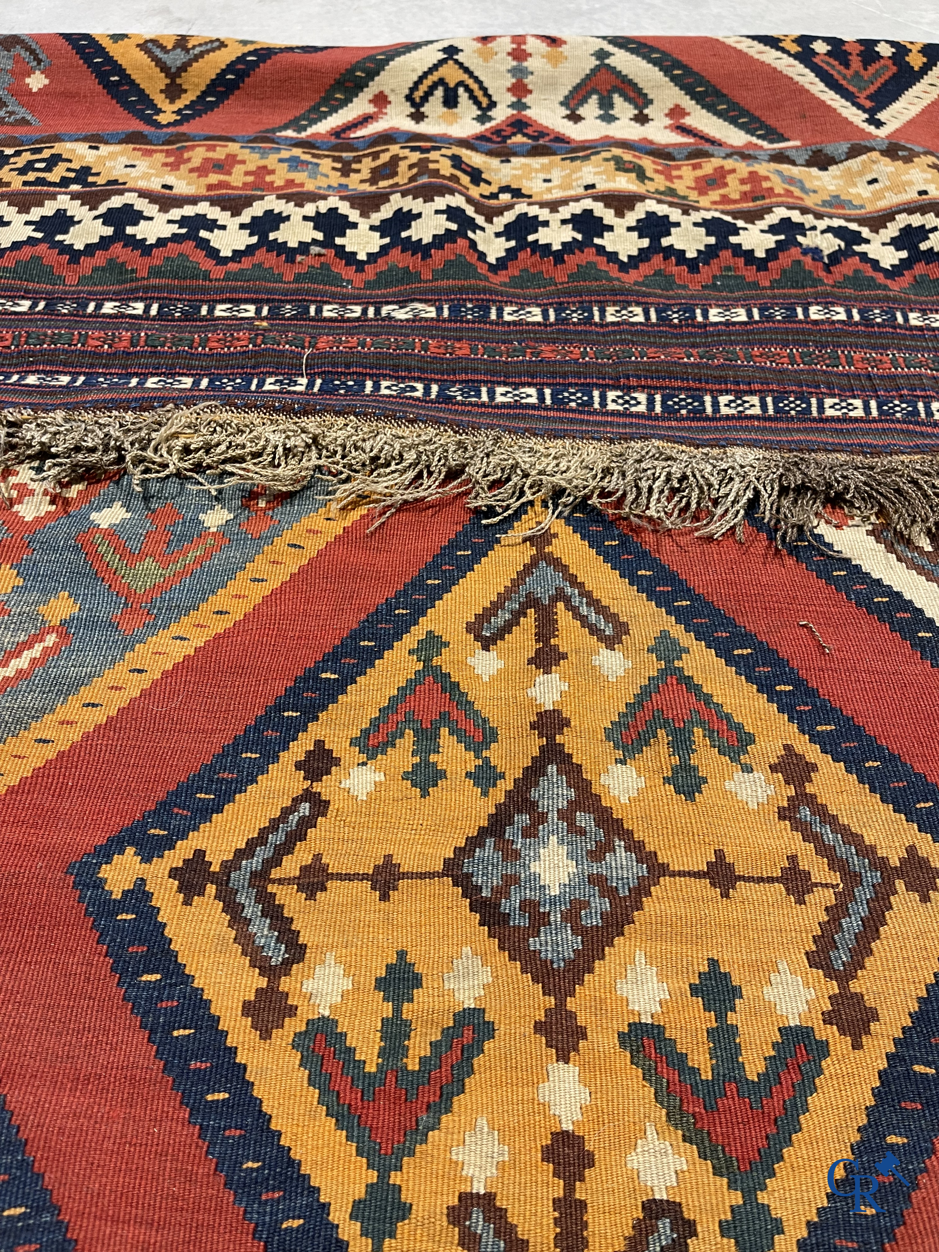 Oosterse tapijten. Handgeknoopt Perzisch tapijt. Kilim.