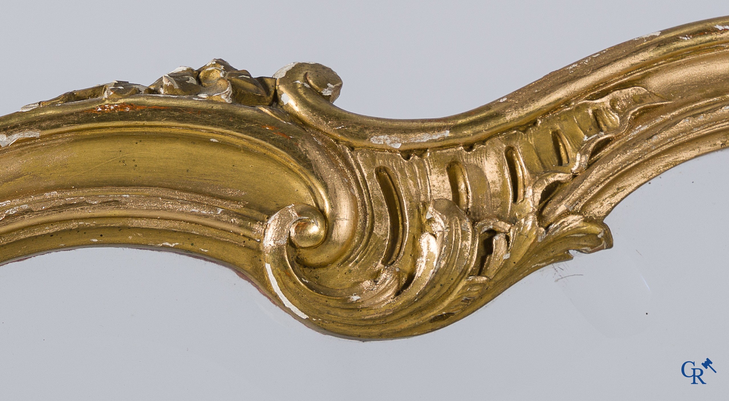 3-piece room divider in finely carved and gilded wood decorated with broderie. LXV style, circa 1900.