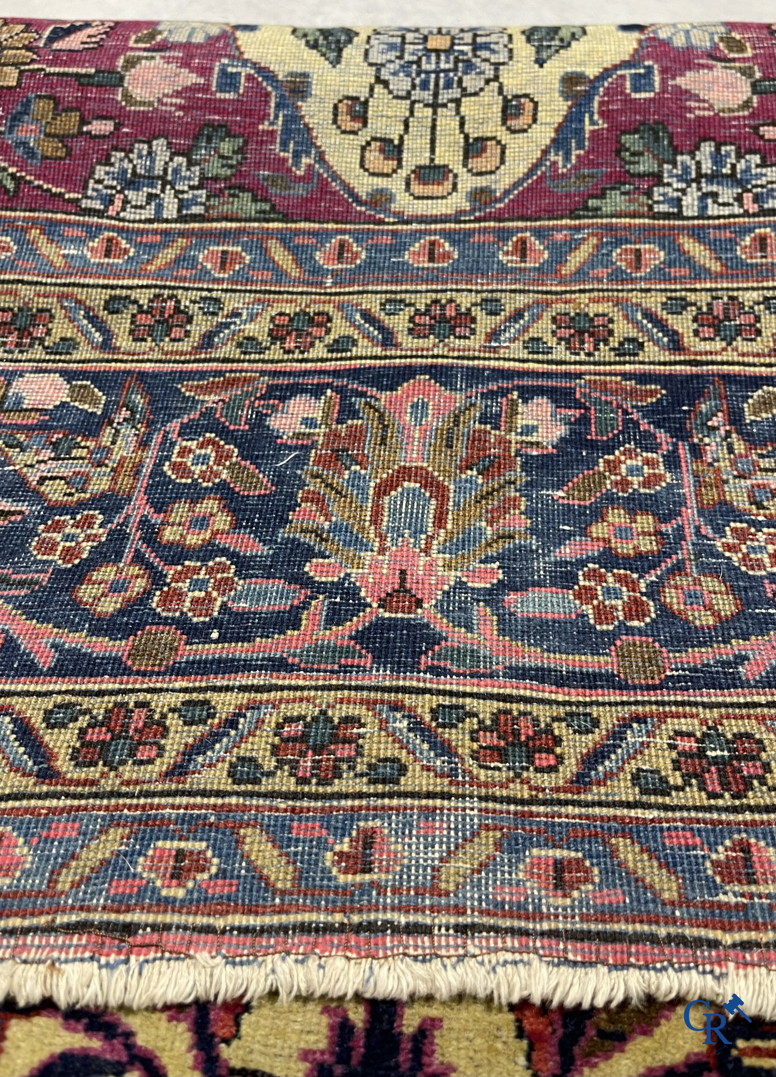 Tapis d'orient. Kashan. Tapis persan antique en soie avec motif arbre de vie.
