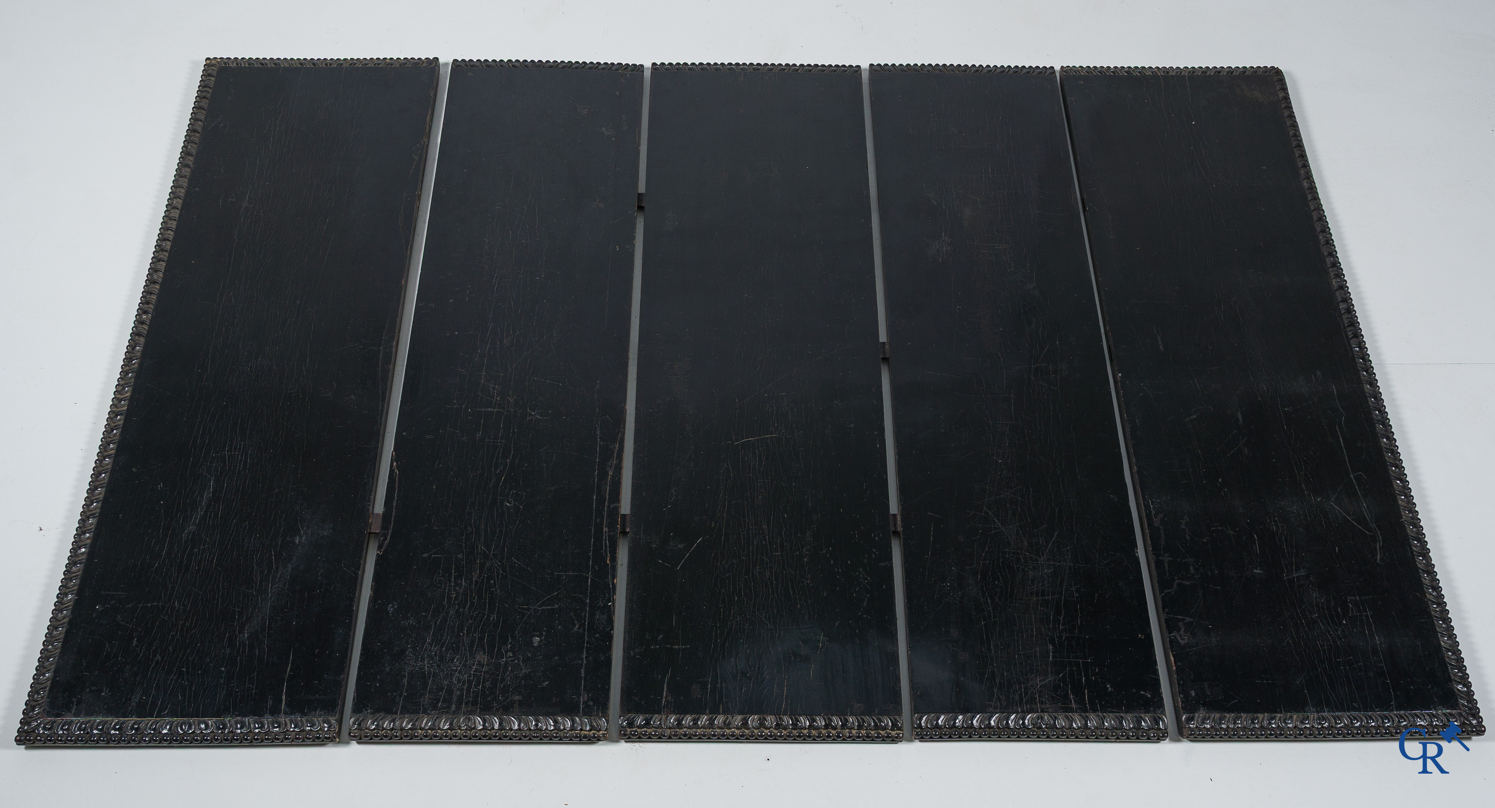 Aziatica. China. Imposante gesculpteerde Hongmu draken tafel. Qing Dynastie.