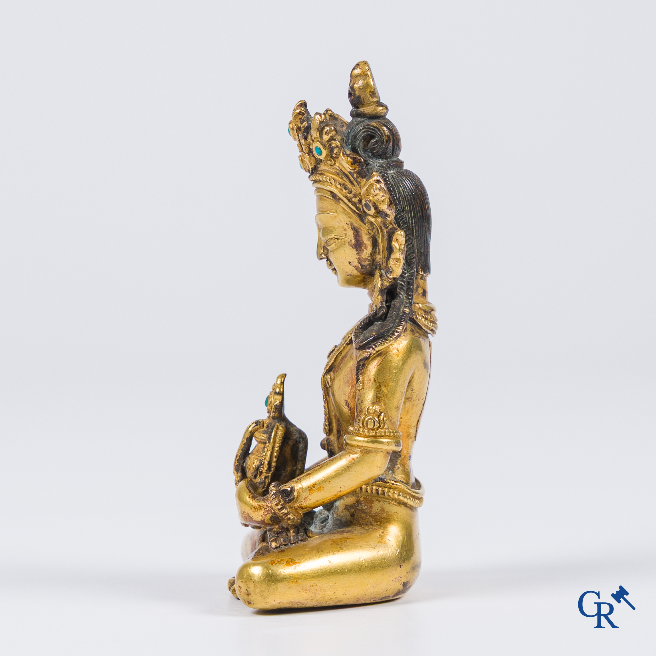 Aziatica, een uitzonderlijke fijn vergulde met turquoise ingelegde bronzen Sino-Tibetaanse voorstelling van Vajrasattva.