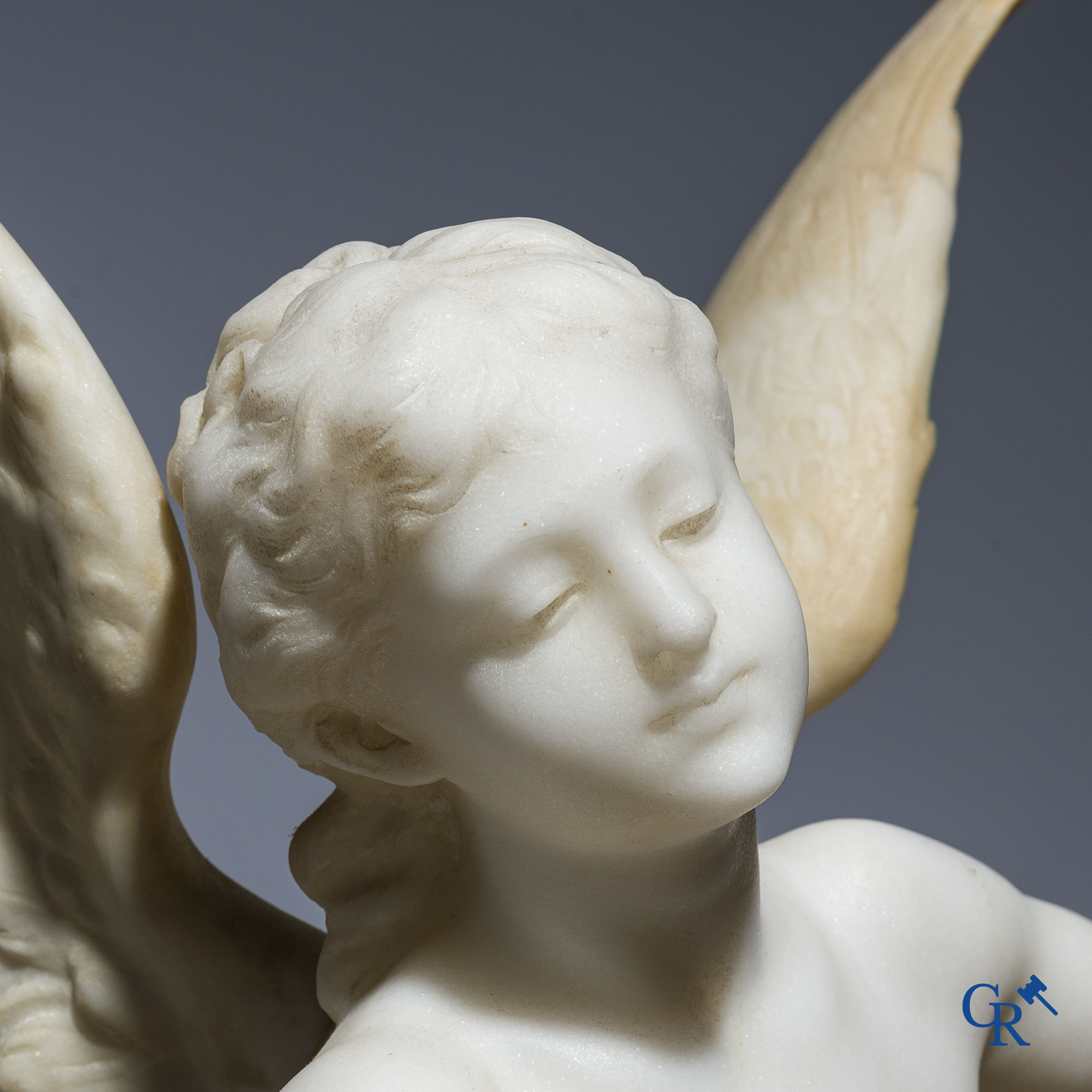 Mathurin Moreau (1822-1912) "Gevleugelde godin" Carrara marmer. Circa 1900.