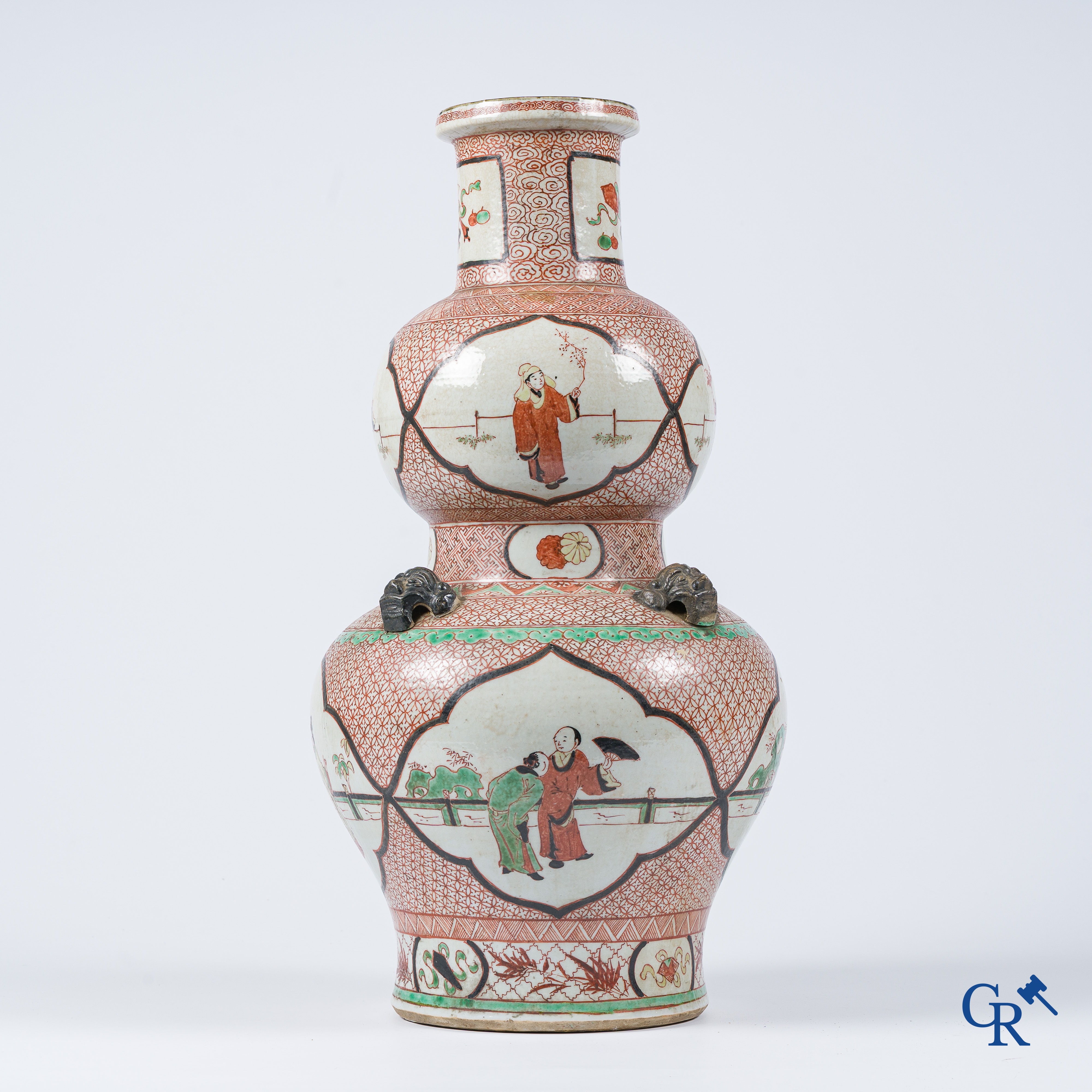 Aziatica. Chinees porselein. Een grote Chinese dubbel gourd vaas. 18e-19e eeuw.