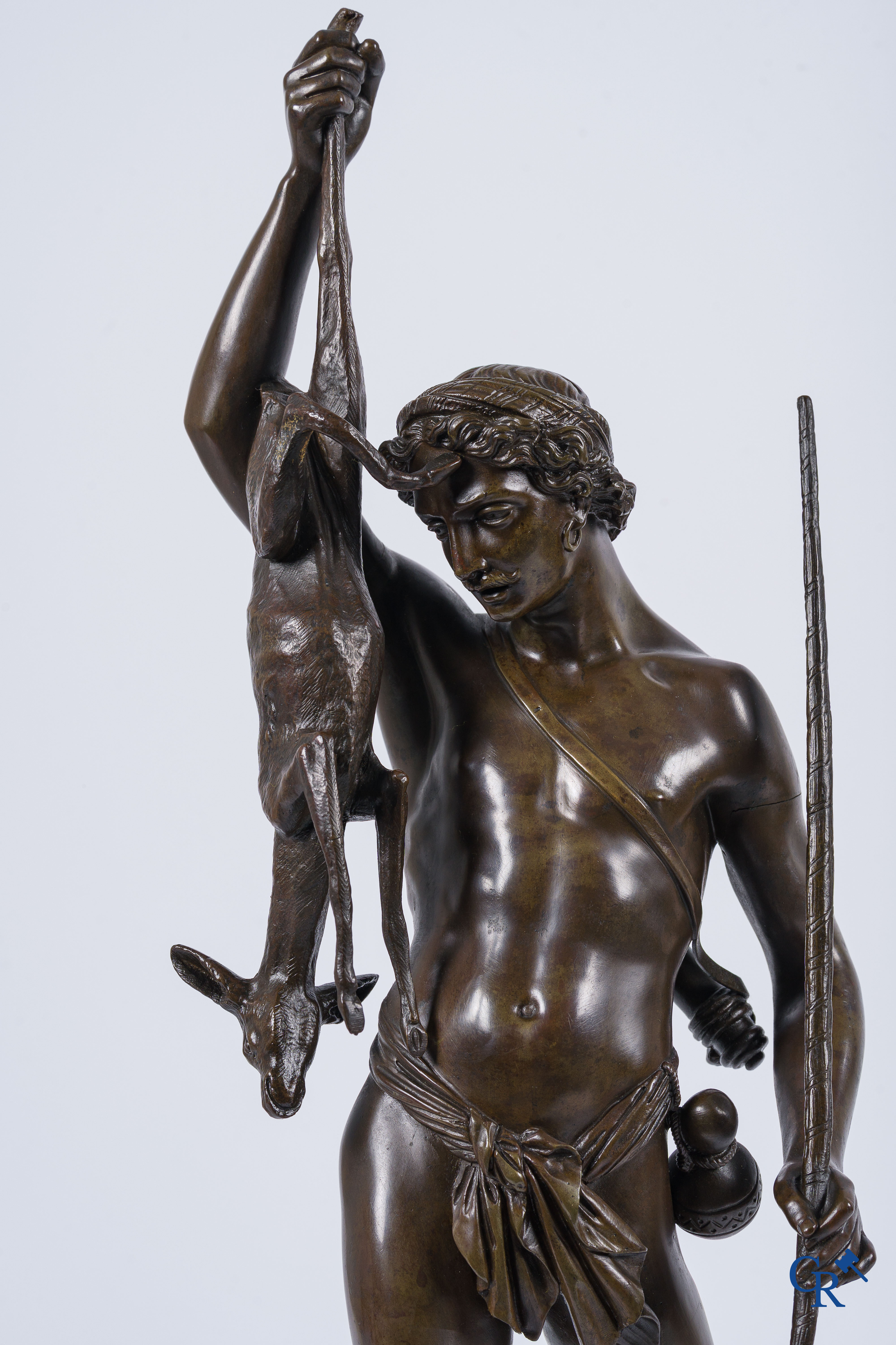 James Pradier. "De Jacht" Bronzen beeld met bruine patine. Alphonse Giroux en gieterijstempel Delafontaine. 19e eeuw.