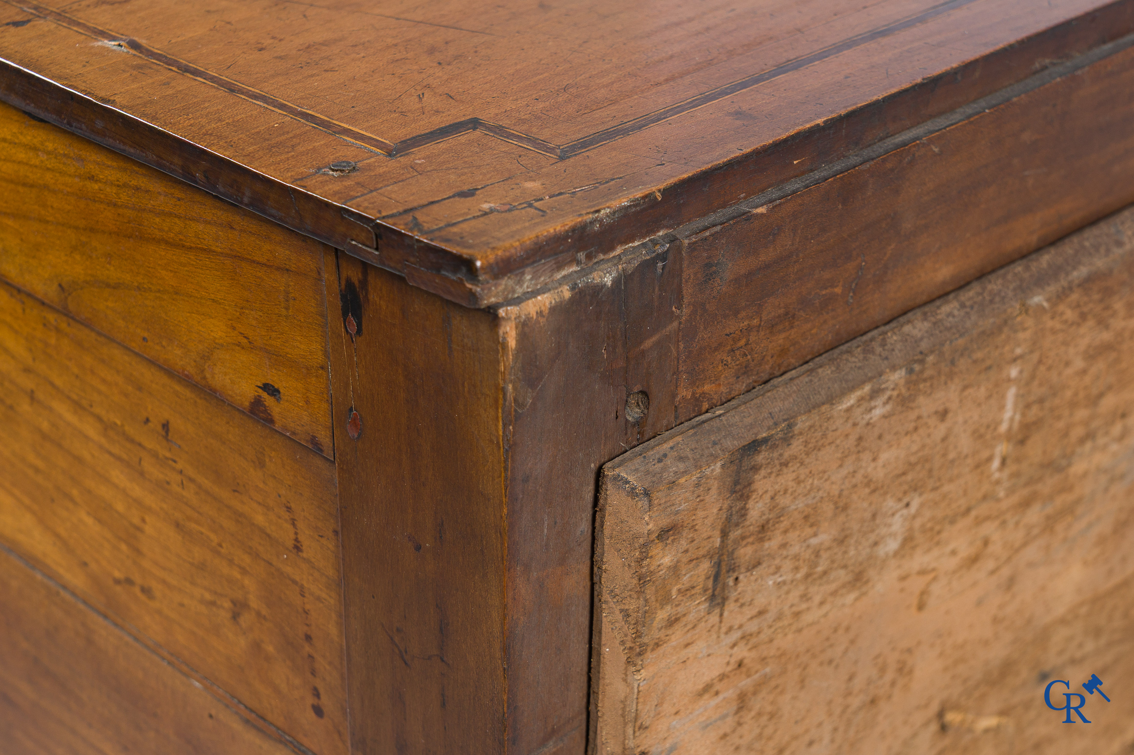 LXVI-period. A ladies cylinder desk in cherrywood and marquetry. France, end of the 18th century.