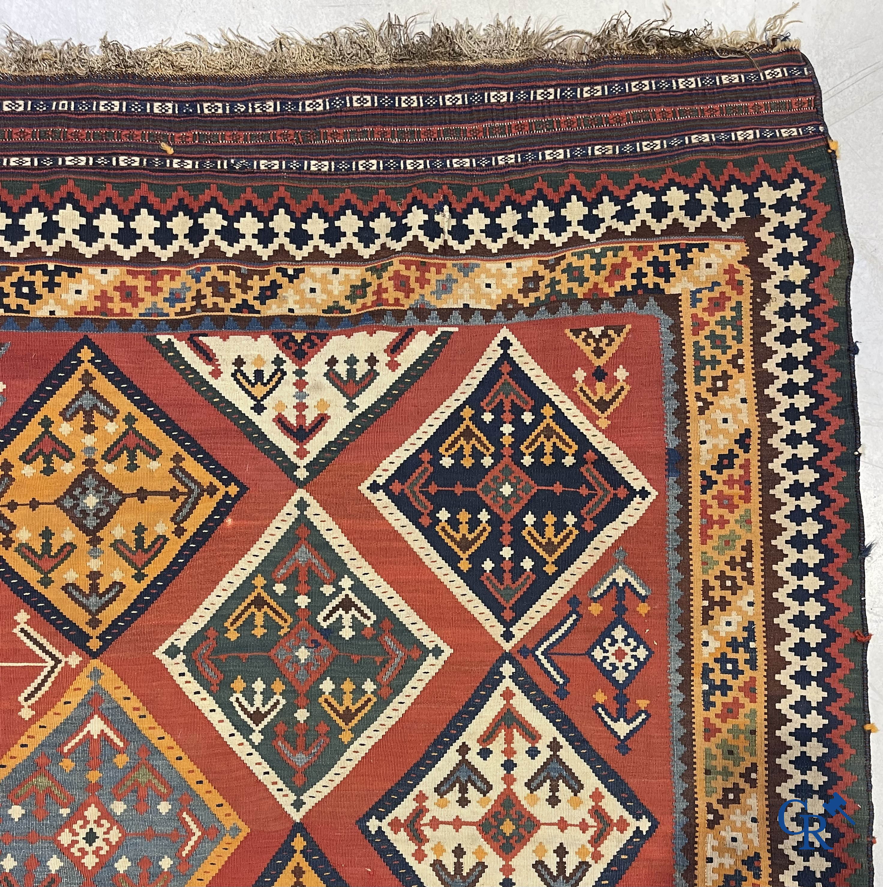 Oosterse tapijten. Handgeknoopt Perzisch tapijt. Kilim.