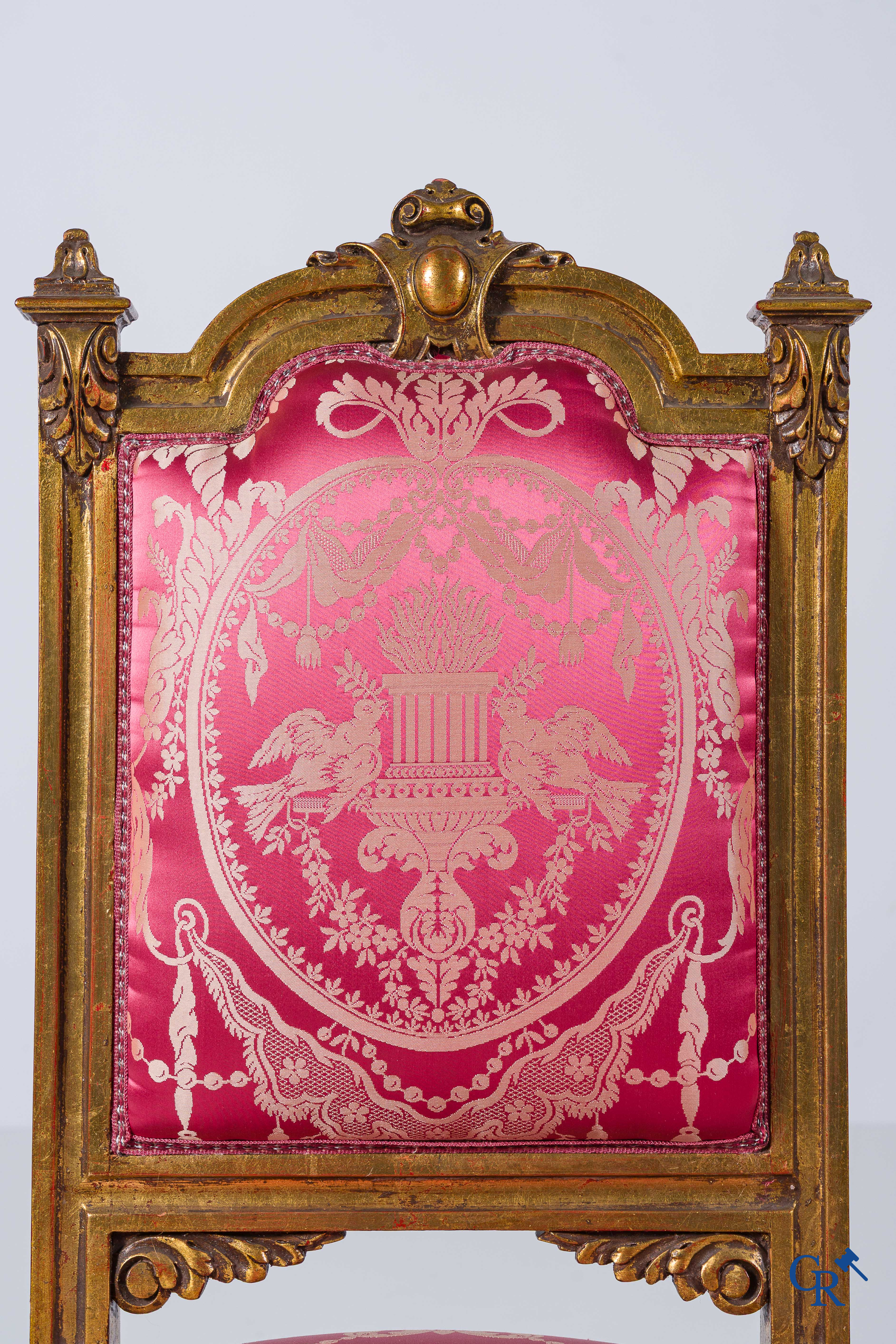 Meubelen. 6-delig salongarnituur in gesculpteerd en verguld hout. LXVI-Stijl. Circa 1900.