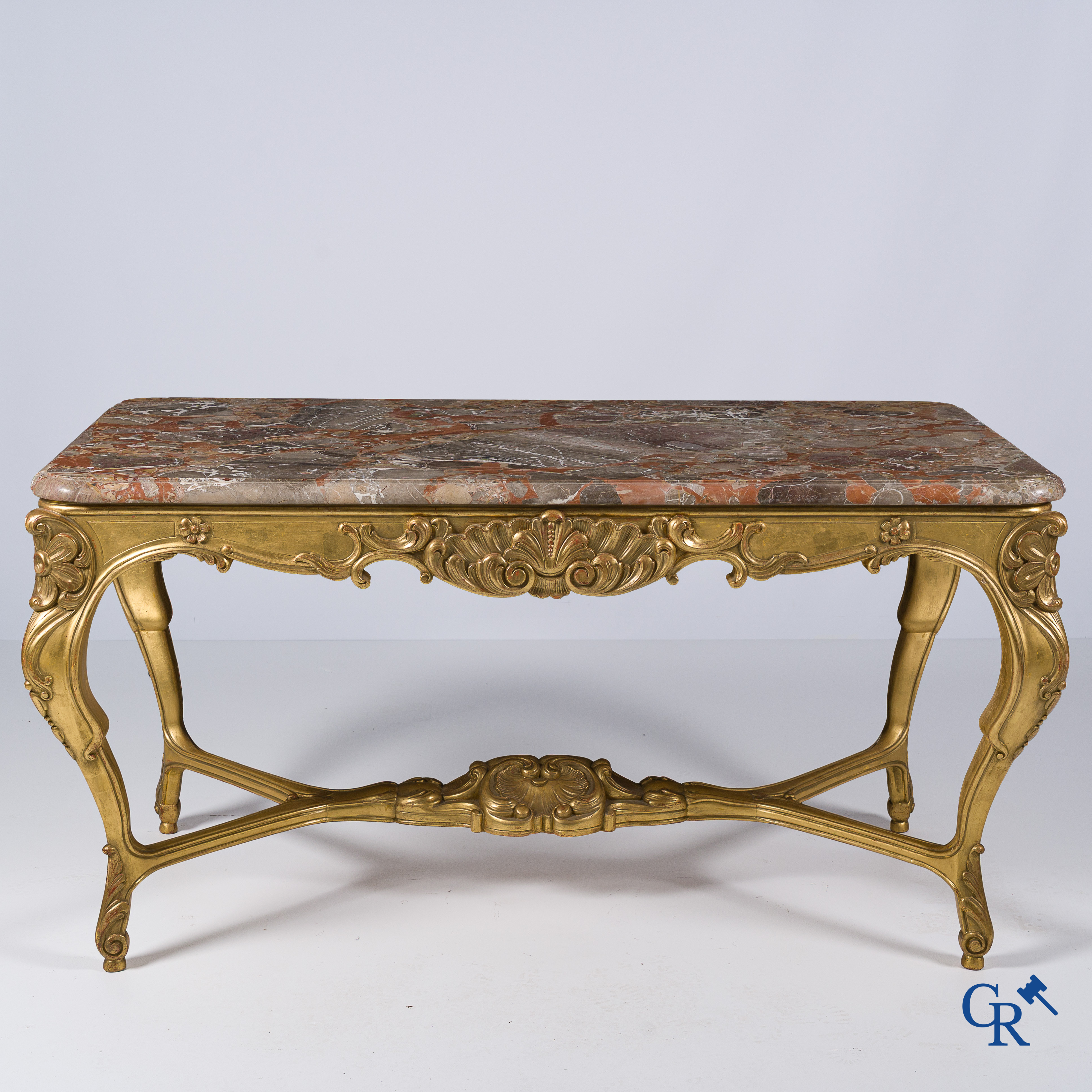 Hout gesculpteerde en vergulde console tafel met marmer bovenblad. LXV-stijl.