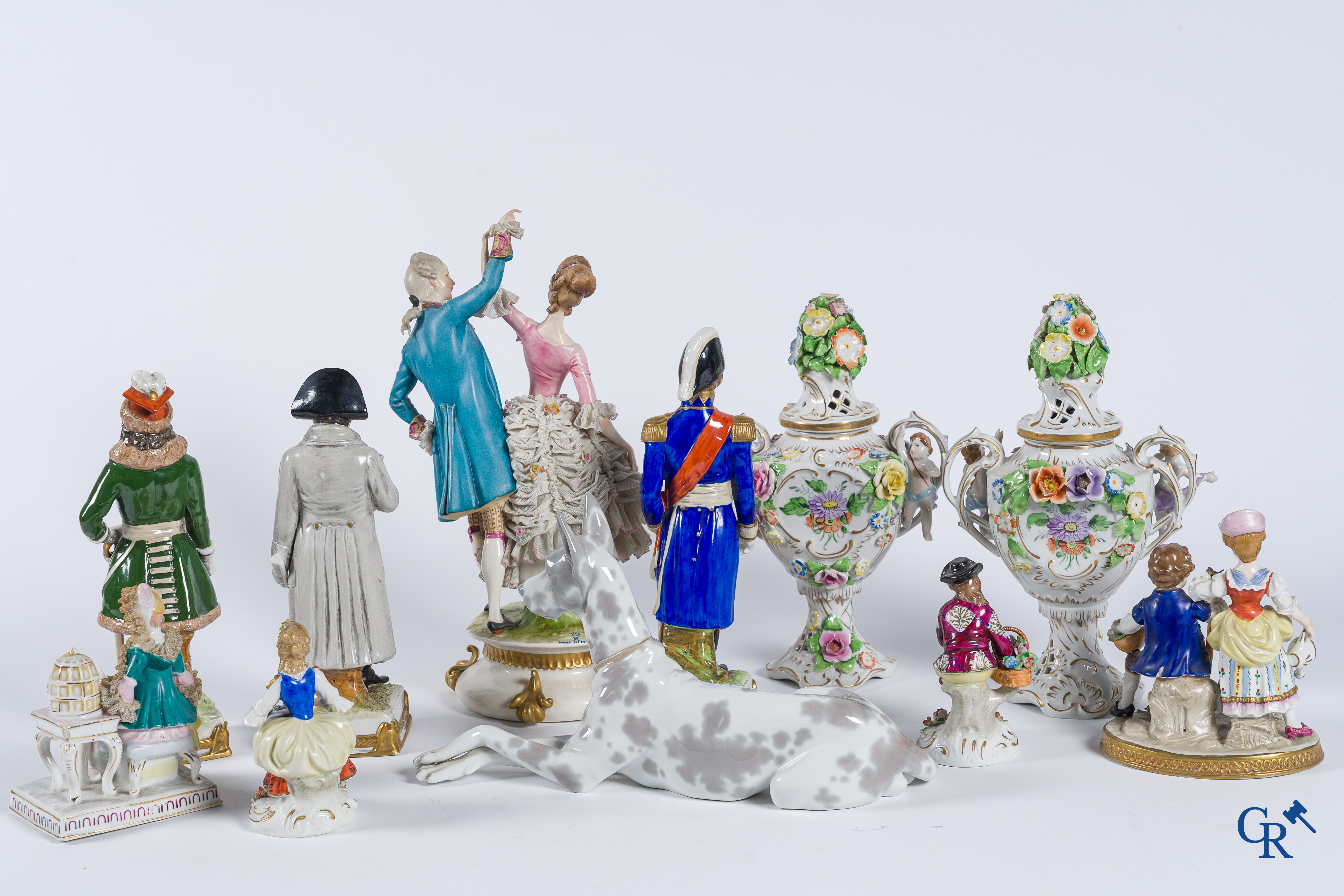 Mooi lot diverse stukken porselein. Saksisch porselein, Ladro, enz. (11 stuks)