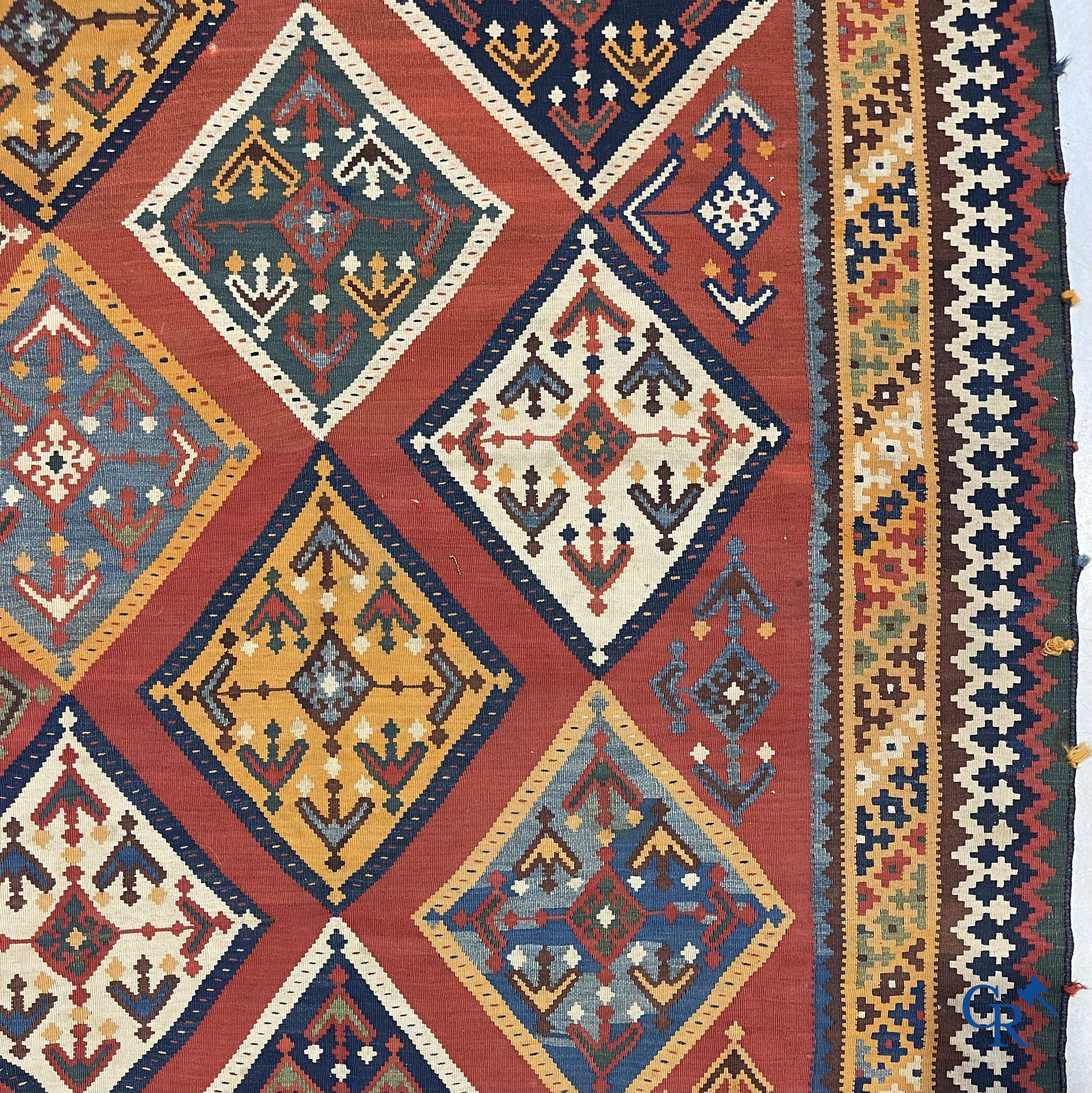 Oosterse tapijten. Handgeknoopt Perzisch tapijt. Kilim.