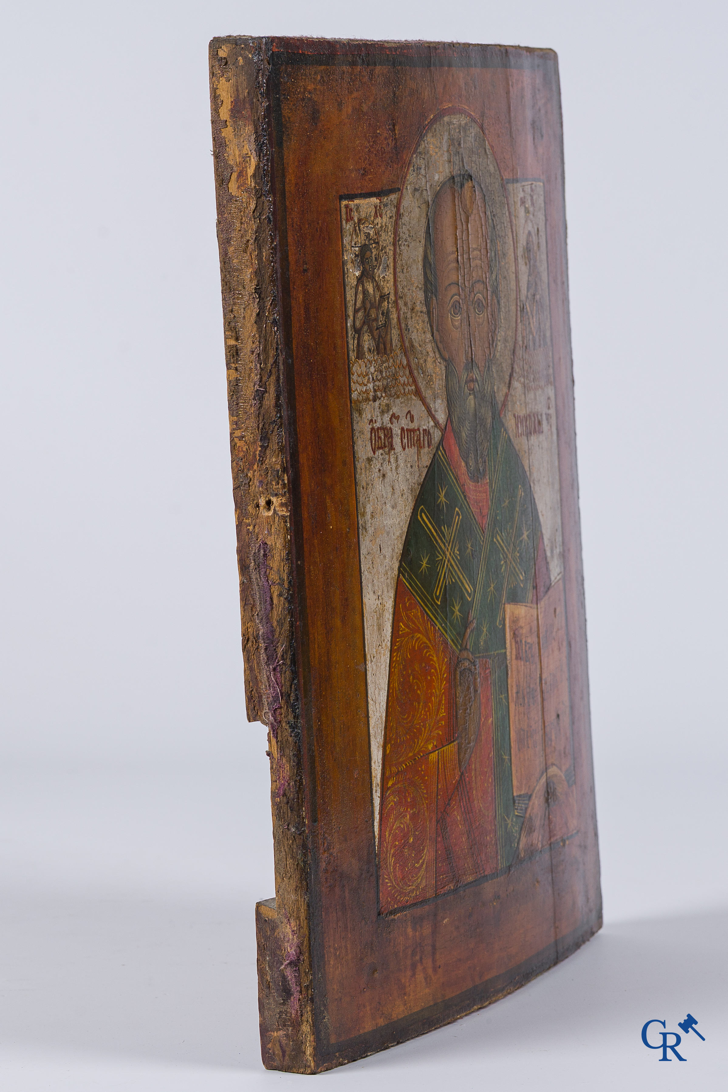 Icoon met voorstelling van Sint Nicolaas. Tempera op paneel. Oklad in messing. 19e eeuw.