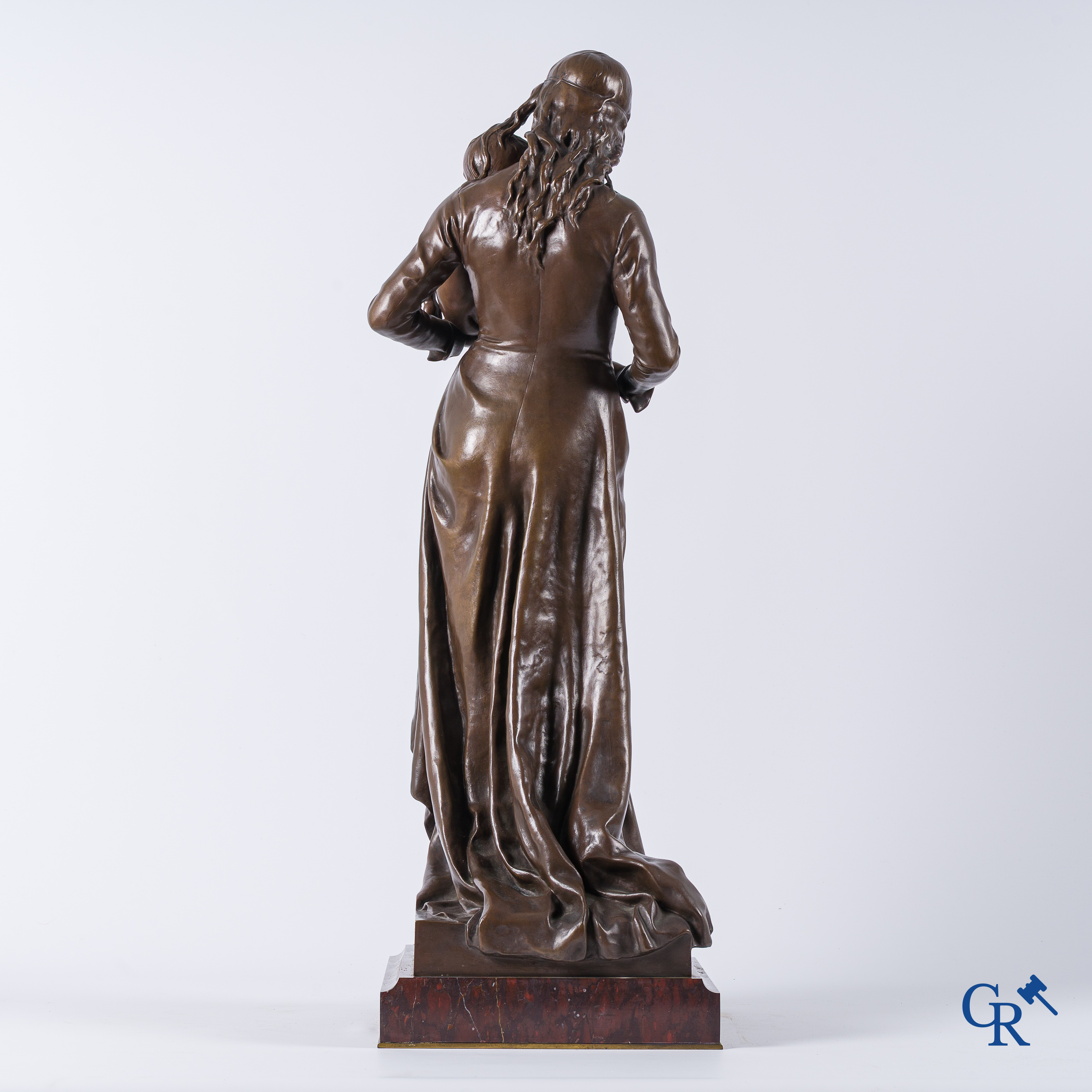 Jean Gautherin (1840-1890) en gieterij Barbedienne. Clotilde de Surville. Bronzen beeld met bruine patine.