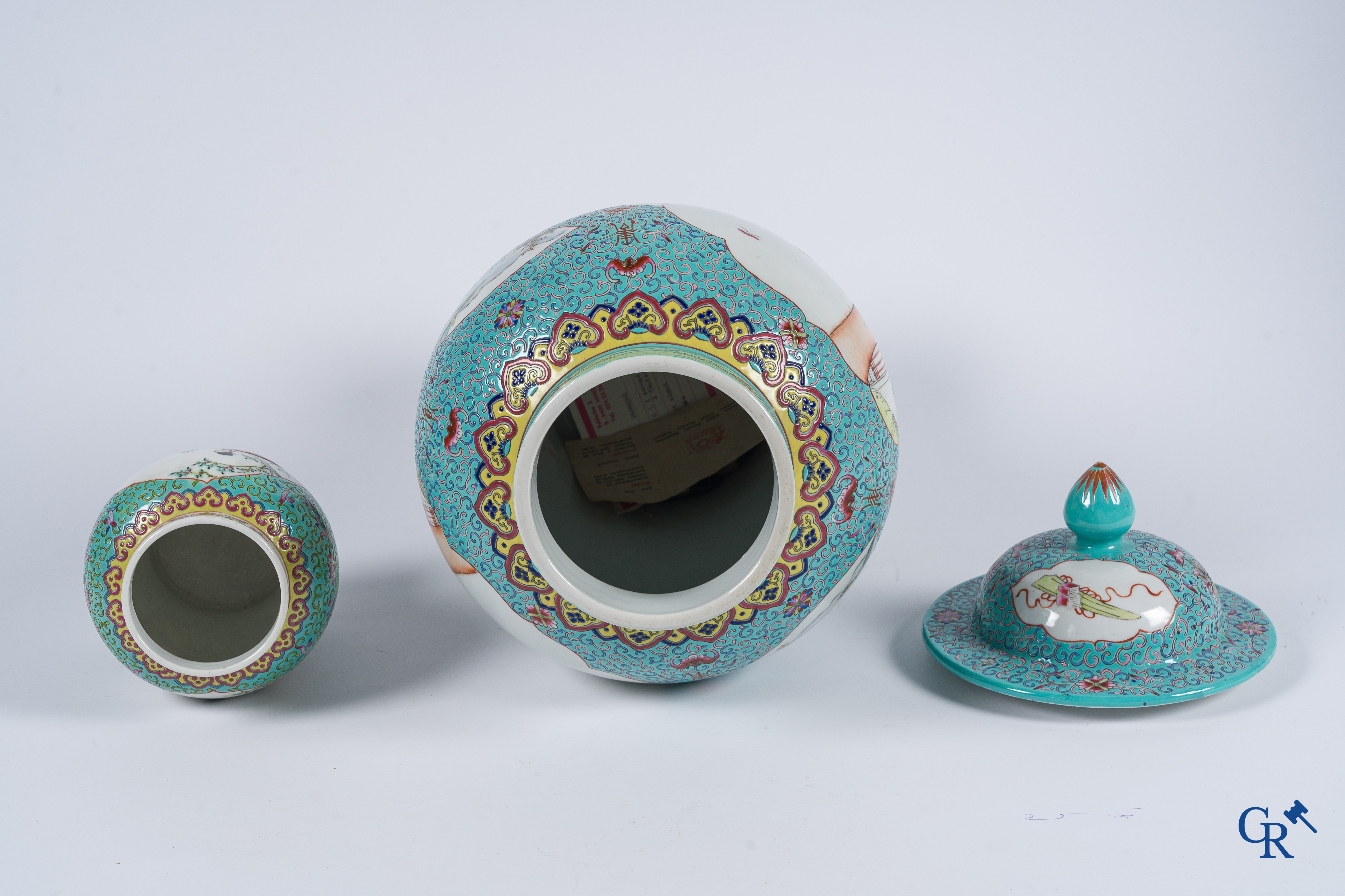 Asian Art. Chinese porcelain. Lot of 3 Chinese vases. 20th century.