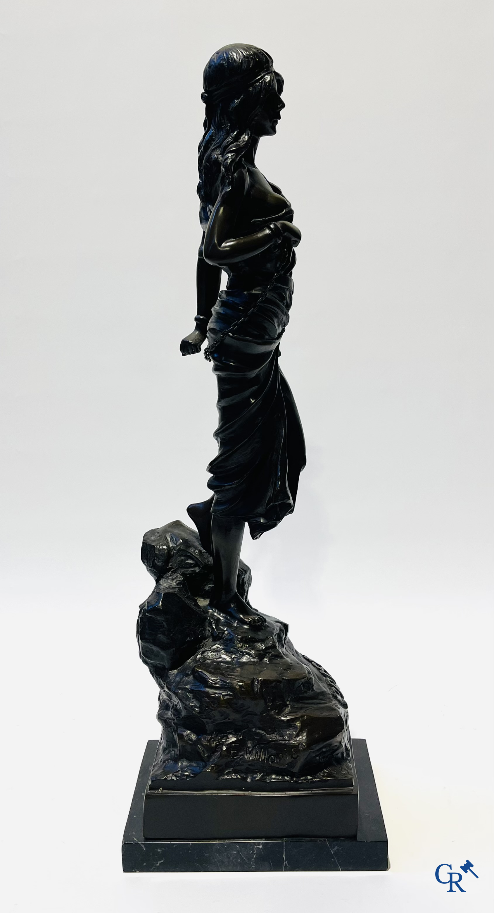 Bronze statue (posthumously) after Emmanuel Villanis. “Prise de corsaire”.