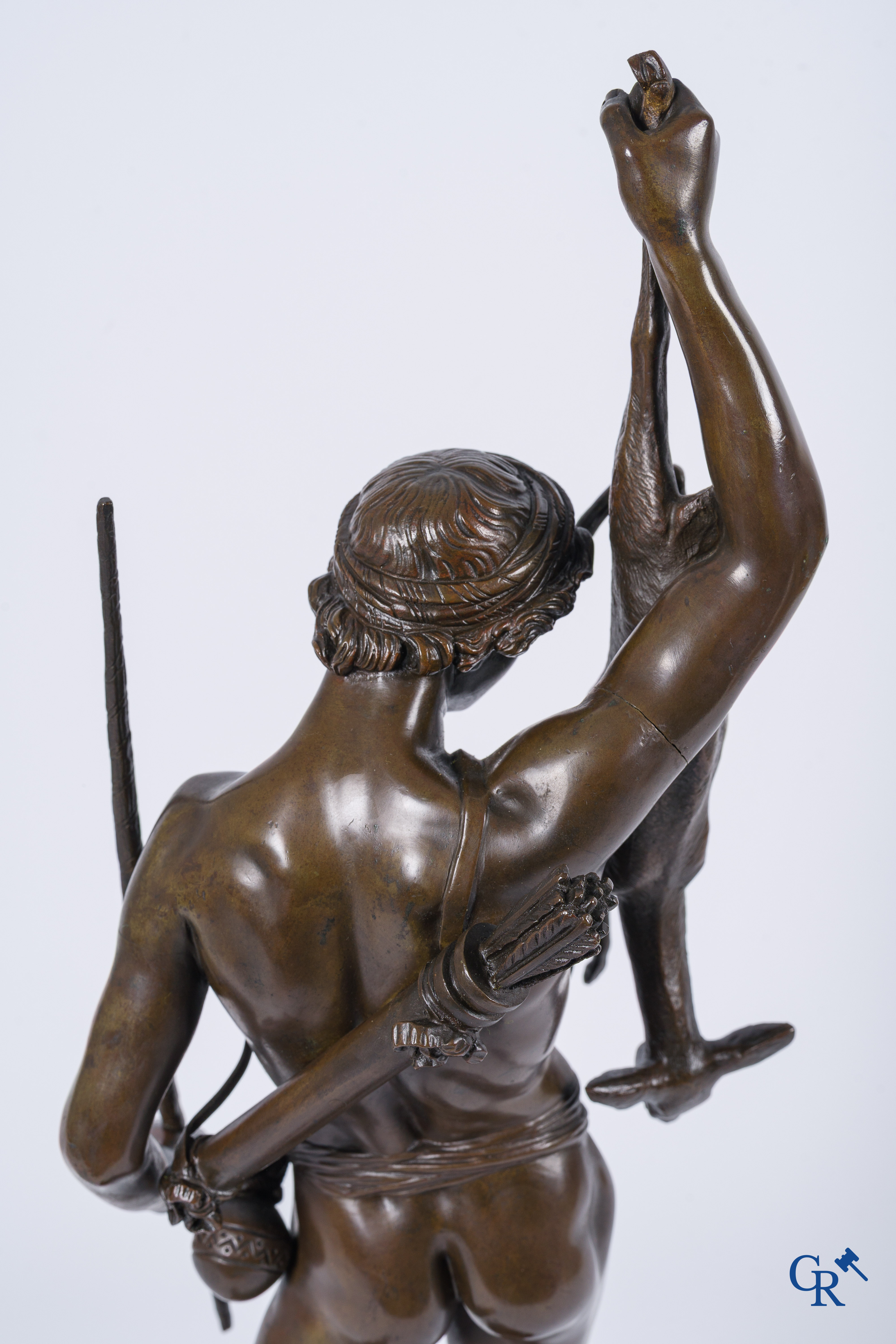 James Pradier. "De Jacht" Bronzen beeld met bruine patine. Alphonse Giroux en gieterijstempel Delafontaine. 19e eeuw.