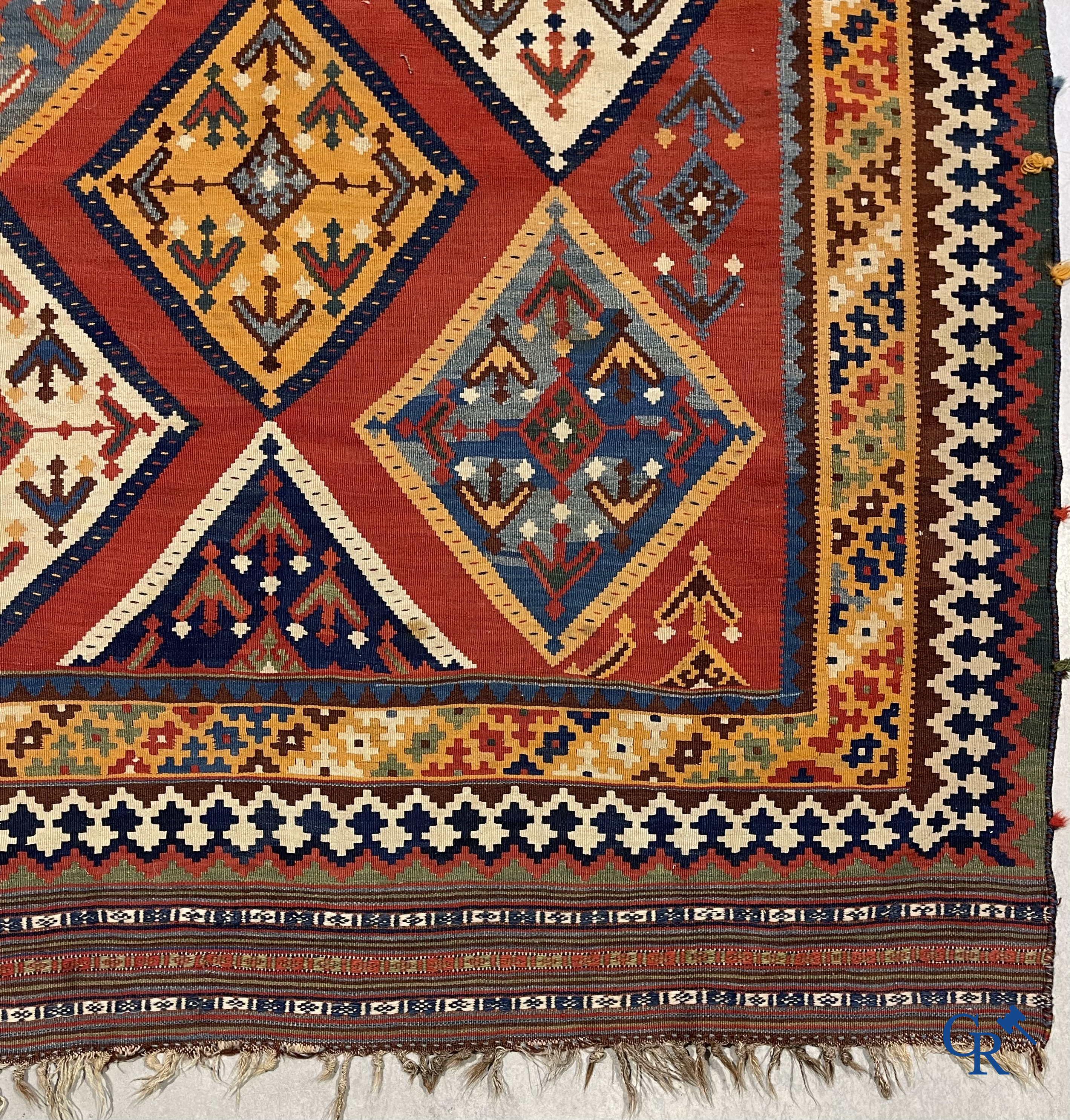 Oosterse tapijten. Handgeknoopt Perzisch tapijt. Kilim.