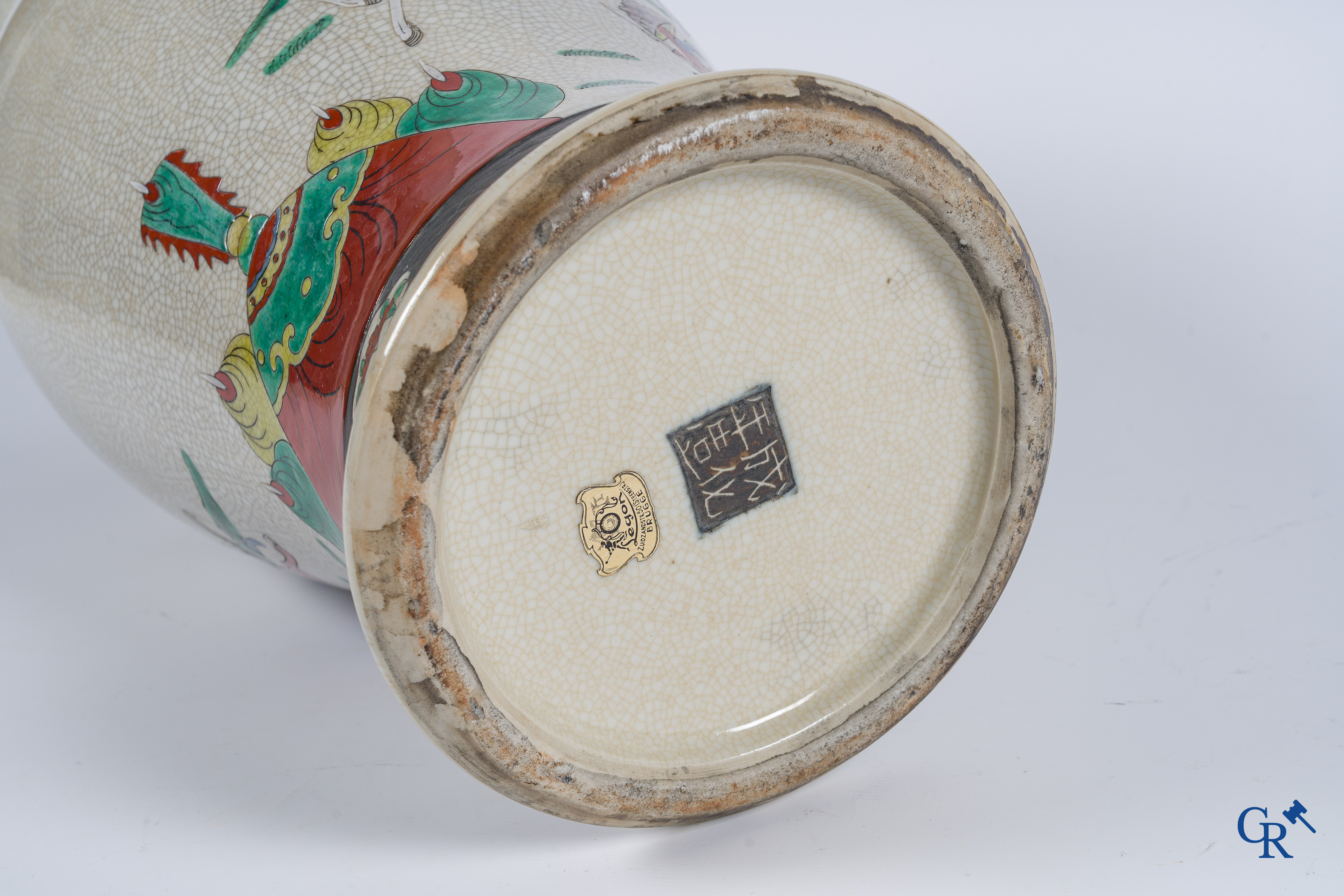 Asian Art. Chinese porcelain. Lot of 3 Chinese vases. 20th century.